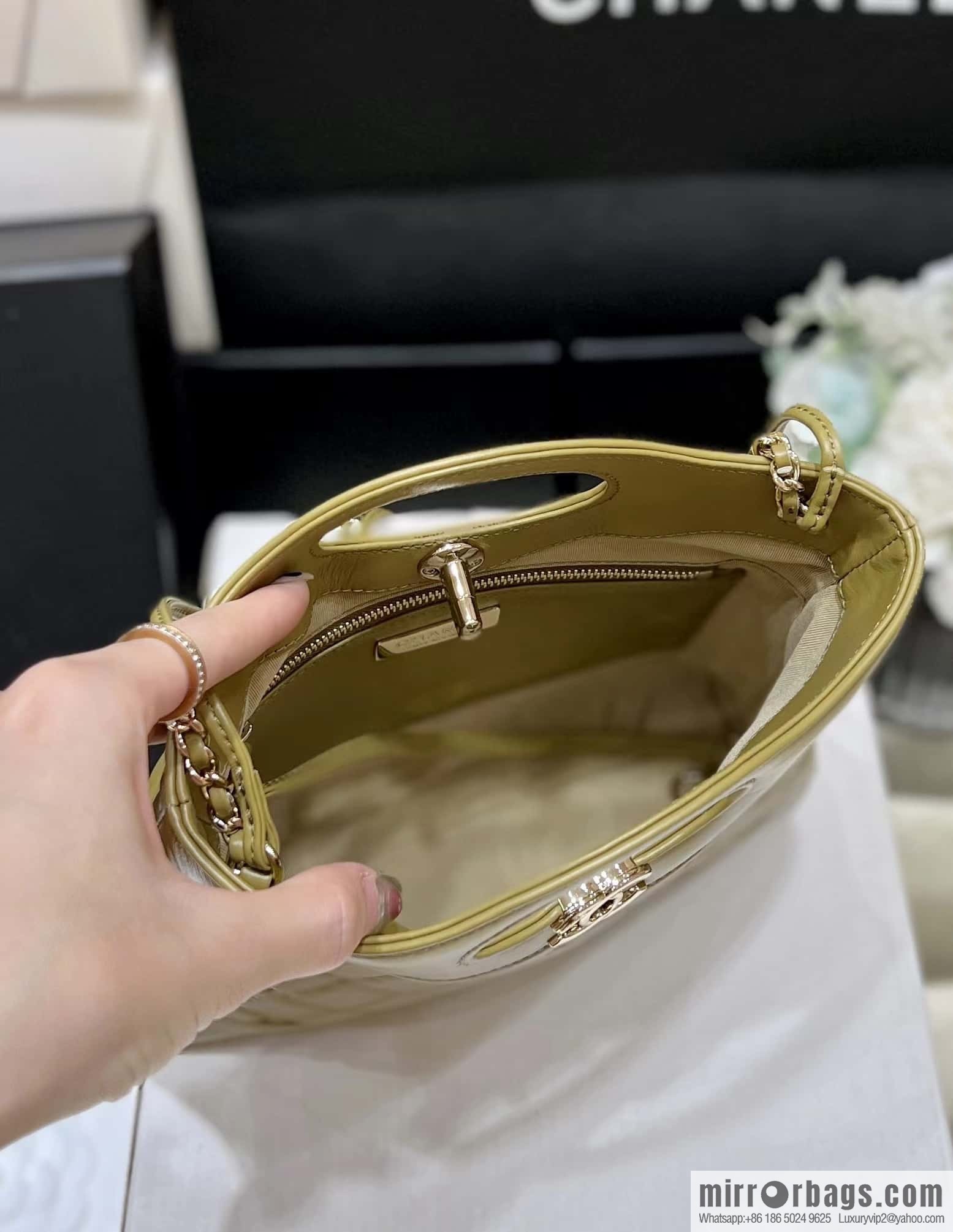 CHANEL 23A Superior Handicraft Series 31bag mini AS4133 olive green