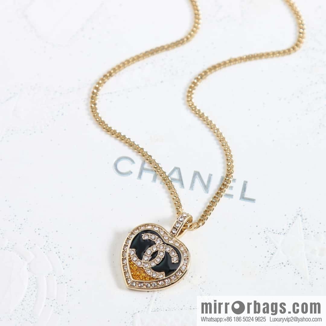 New ☑️ Chanel double c peach heart love necklace