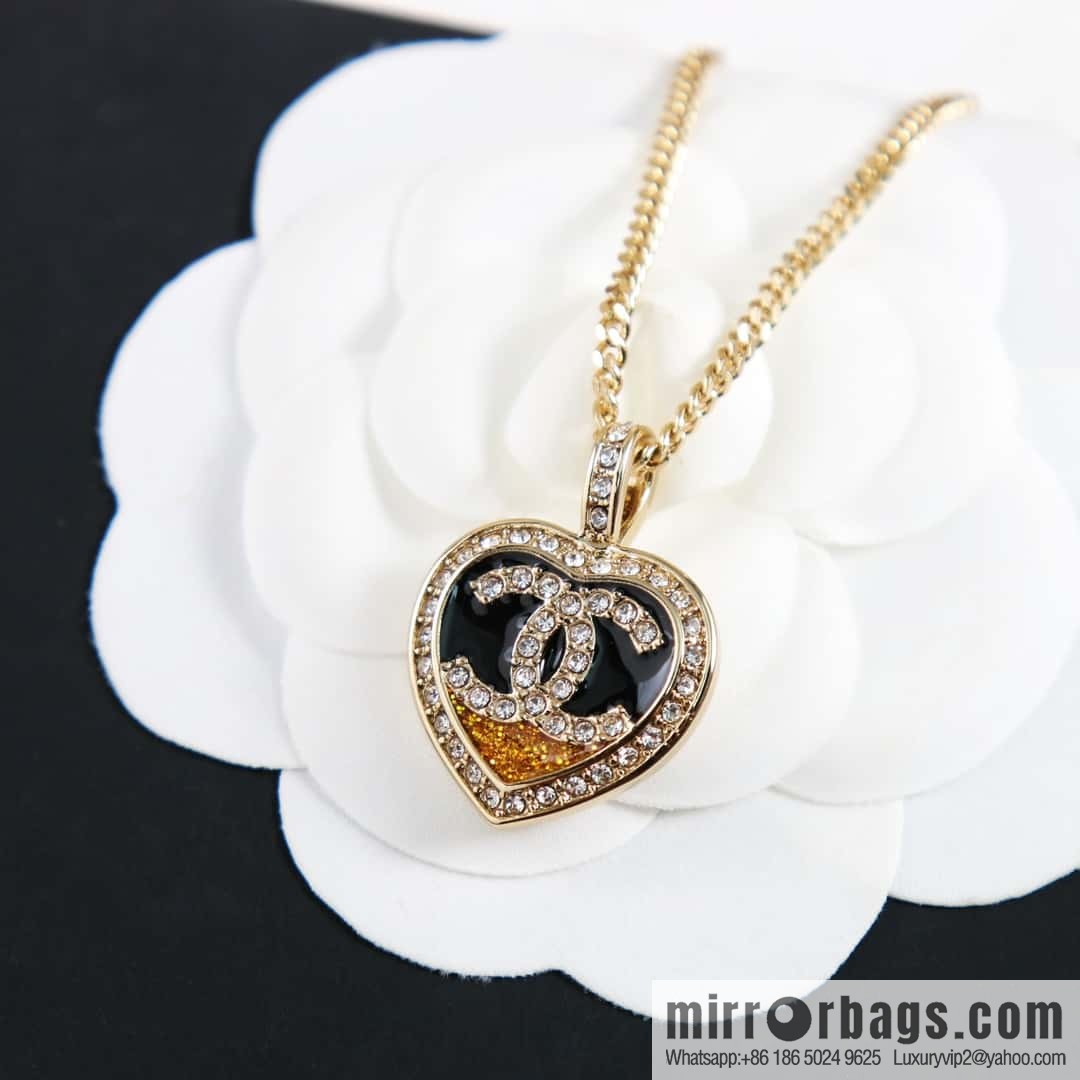 New ☑️ Chanel double c peach heart love necklace