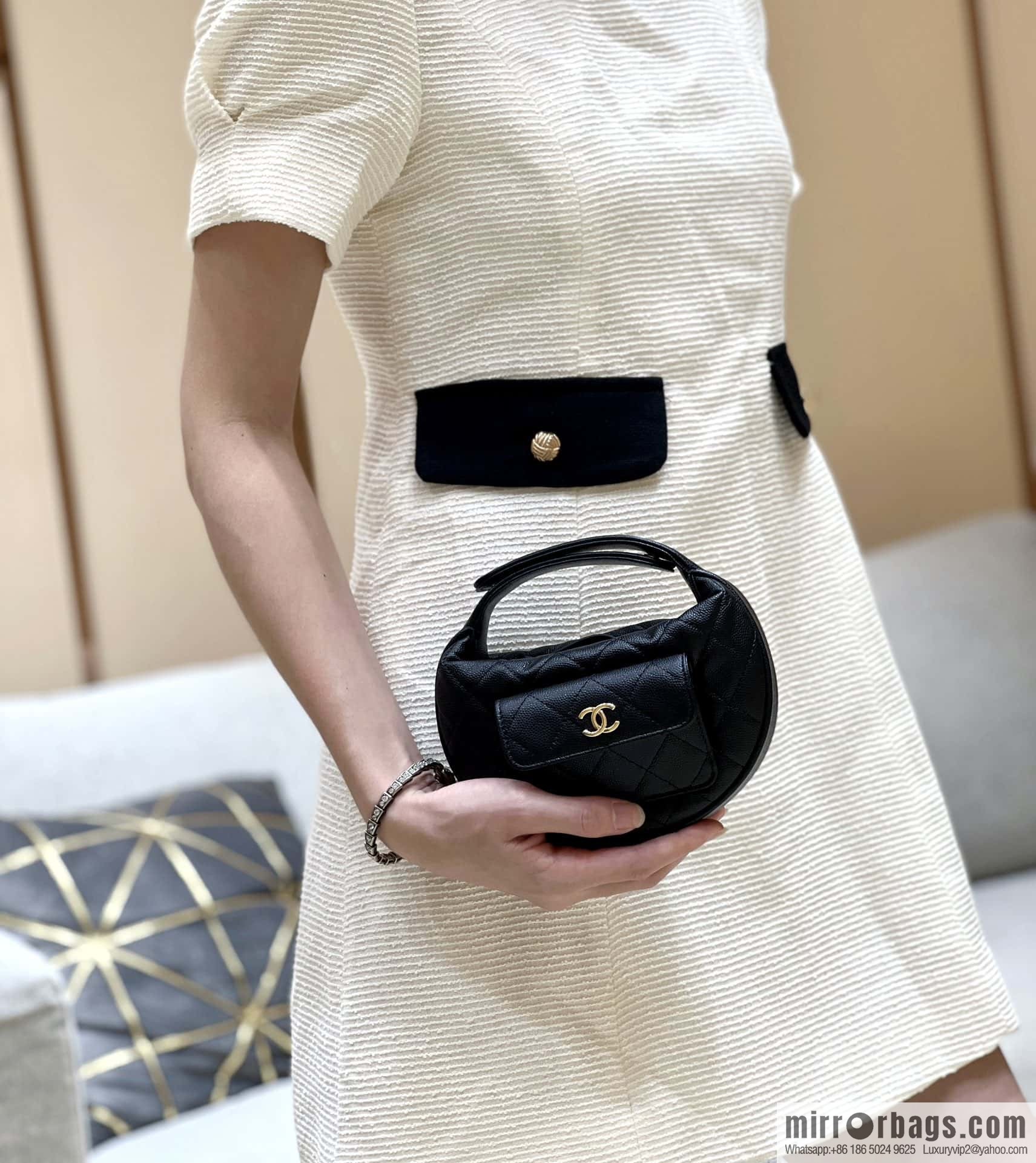 CHANEL 23B Autumn and Winter Preview Series, Litchi Leather Hula Hoop AP3467