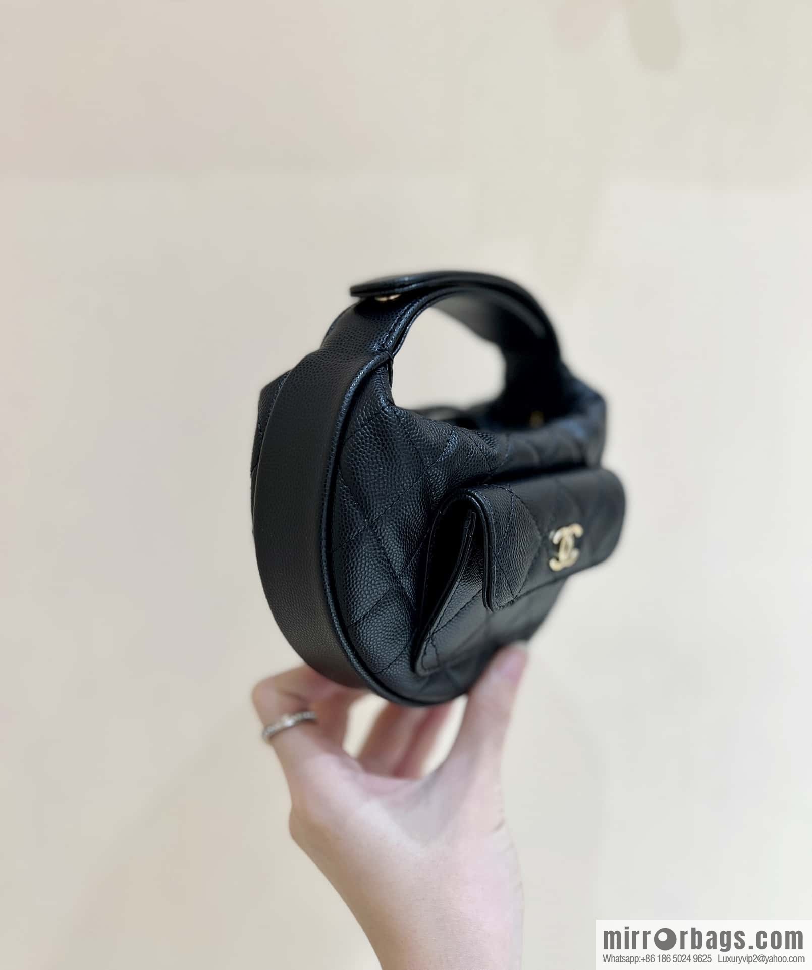 CHANEL 23B Autumn and Winter Preview Series, Litchi Leather Hula Hoop AP3467