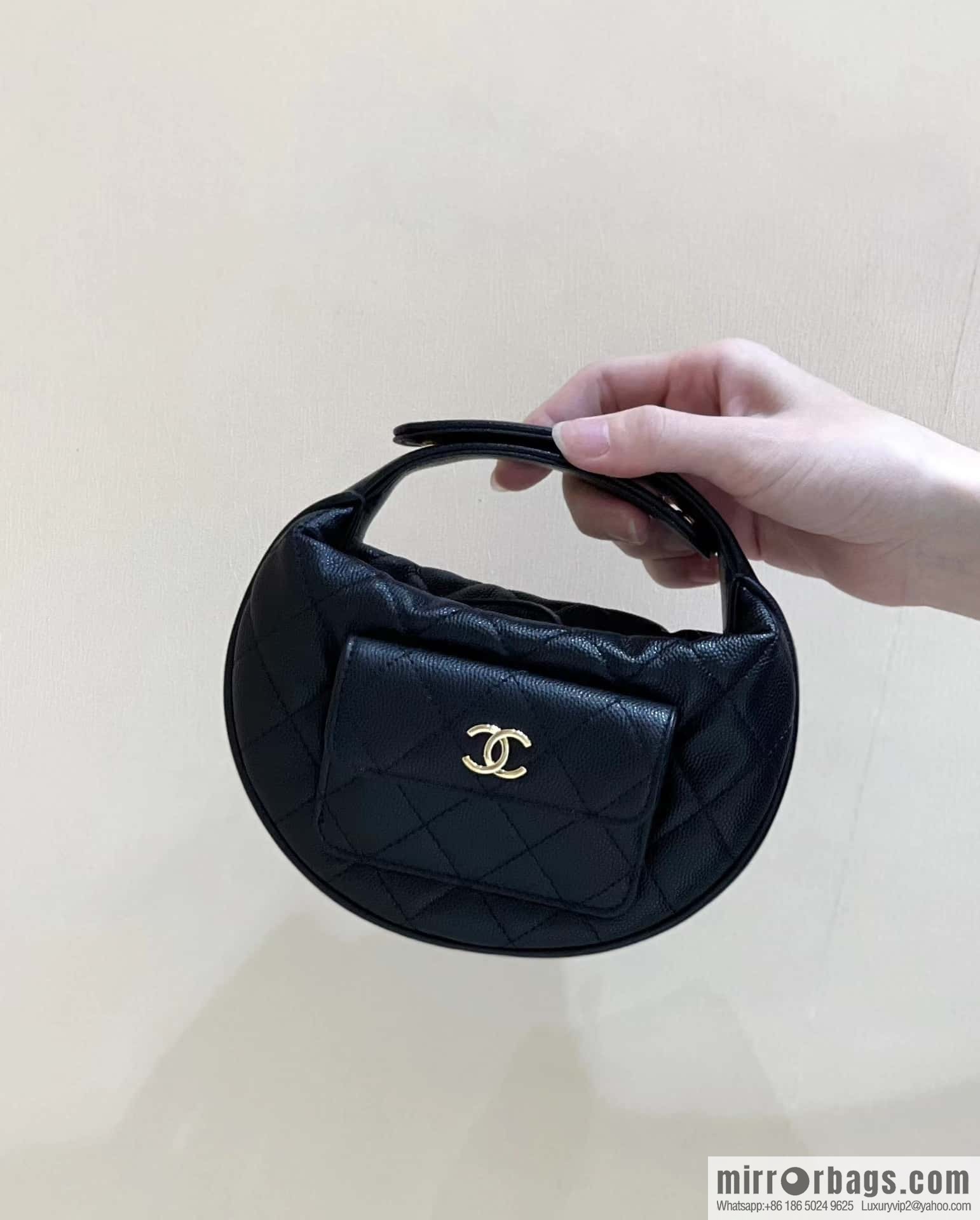 CHANEL 23B Autumn and Winter Preview Series, Litchi Leather Hula Hoop AP3467