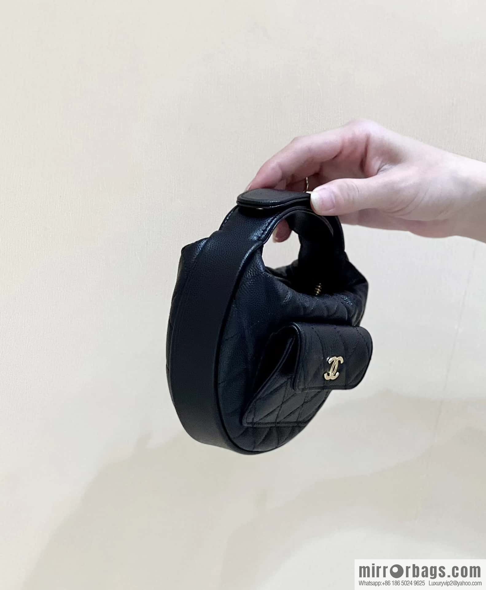 CHANEL 23B Autumn and Winter Preview Series, Litchi Leather Hula Hoop AP3467