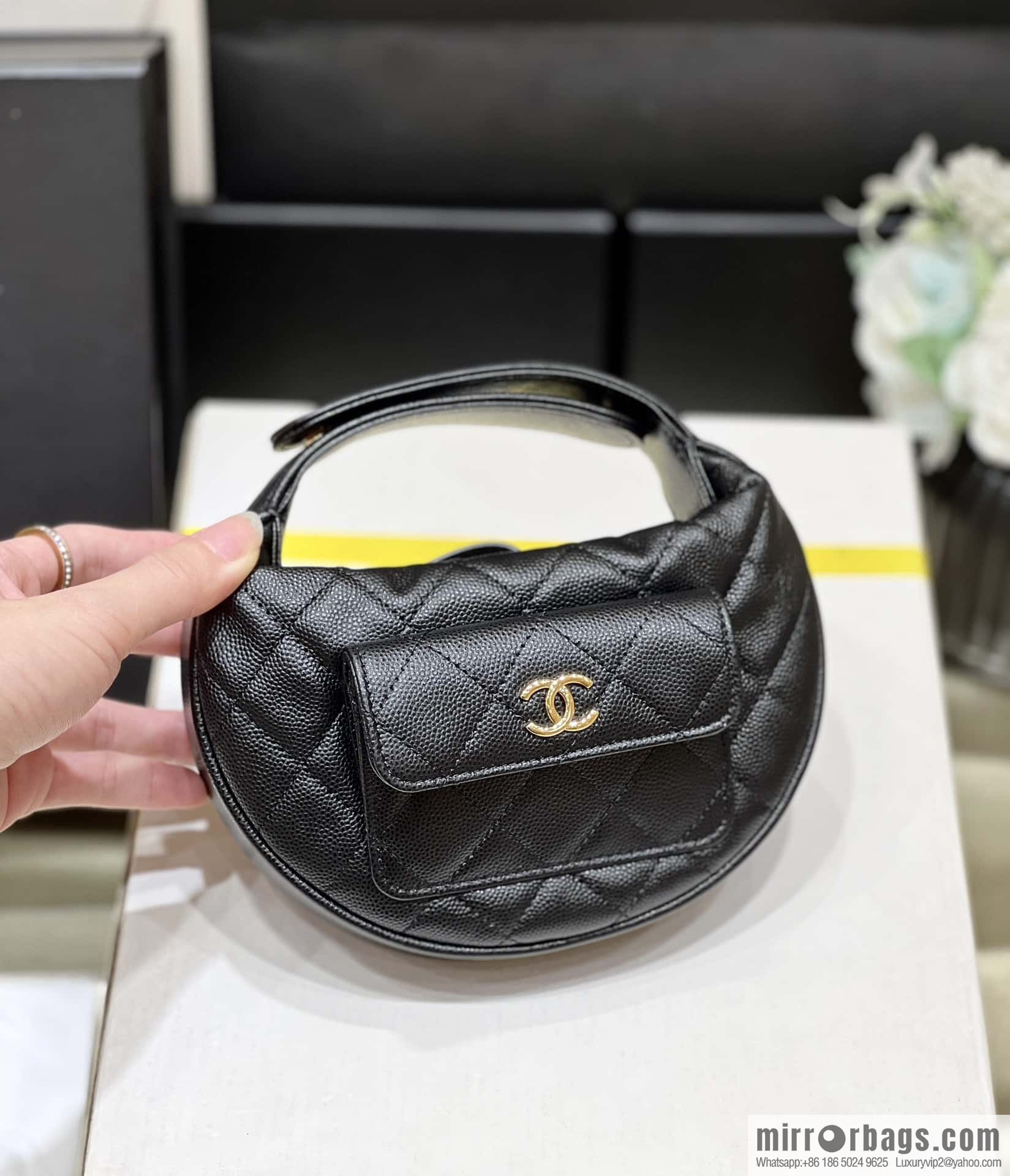 CHANEL 23B Autumn and Winter Preview Series, Litchi Leather Hula Hoop AP3467