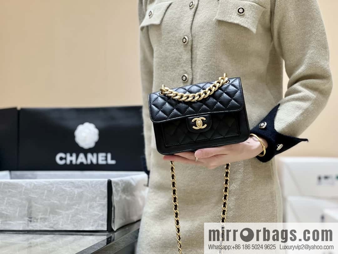 CHANEL 23S Spring/Summer Collection, Tofu Bun AS4051