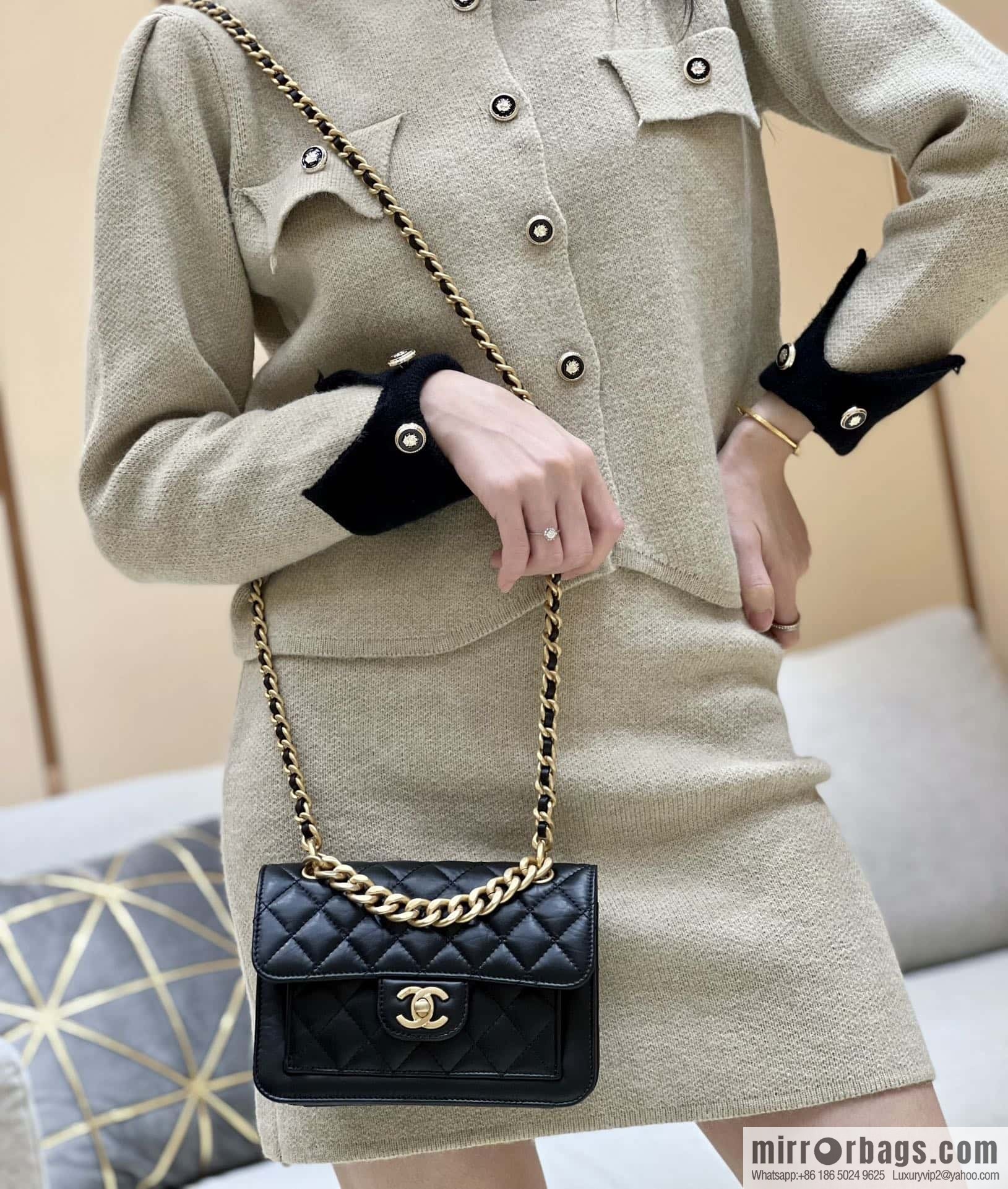 CHANEL 23S Spring/Summer Collection, Tofu Bun AS4051