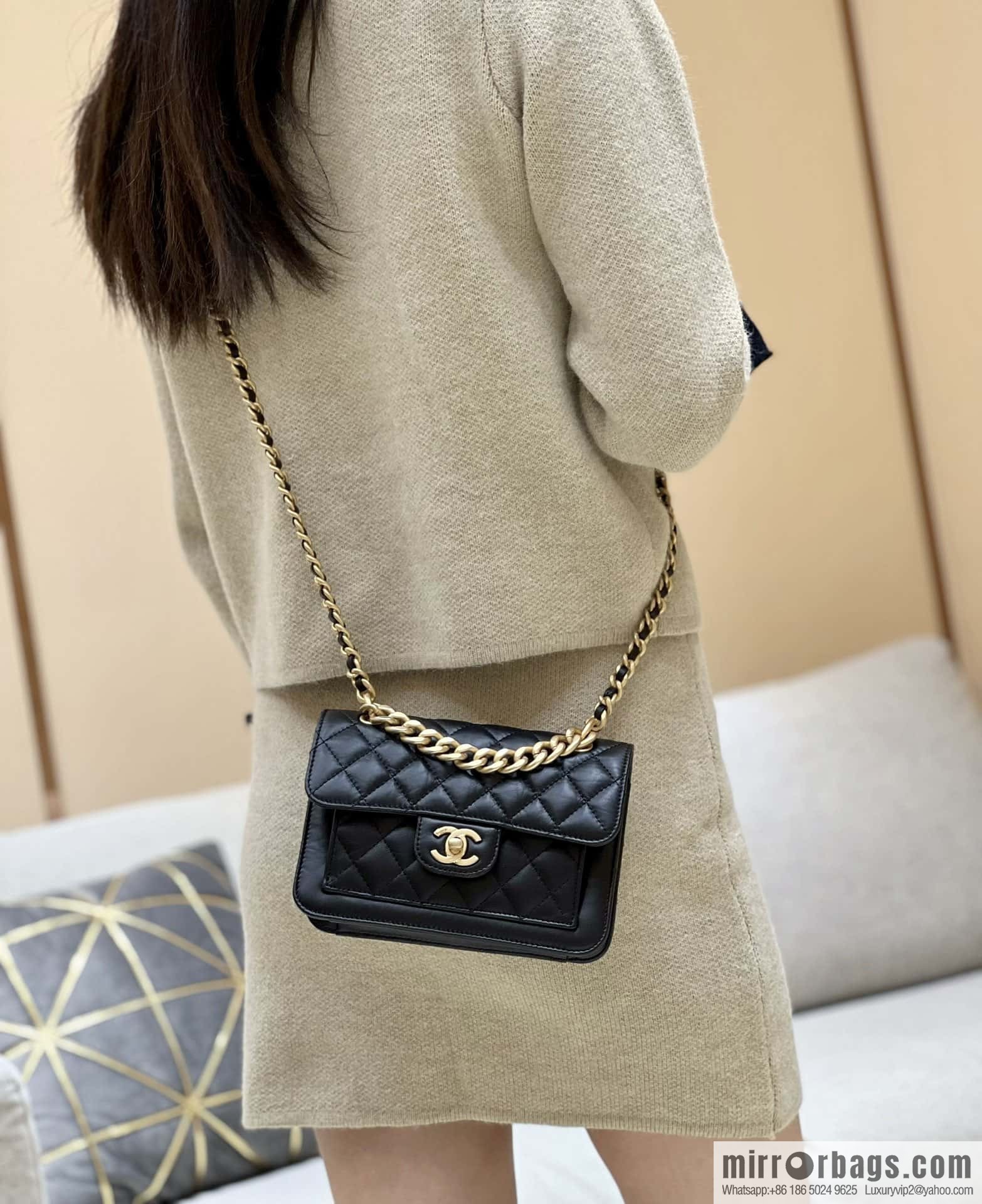 CHANEL 23S Spring/Summer Collection, Tofu Bun AS4051