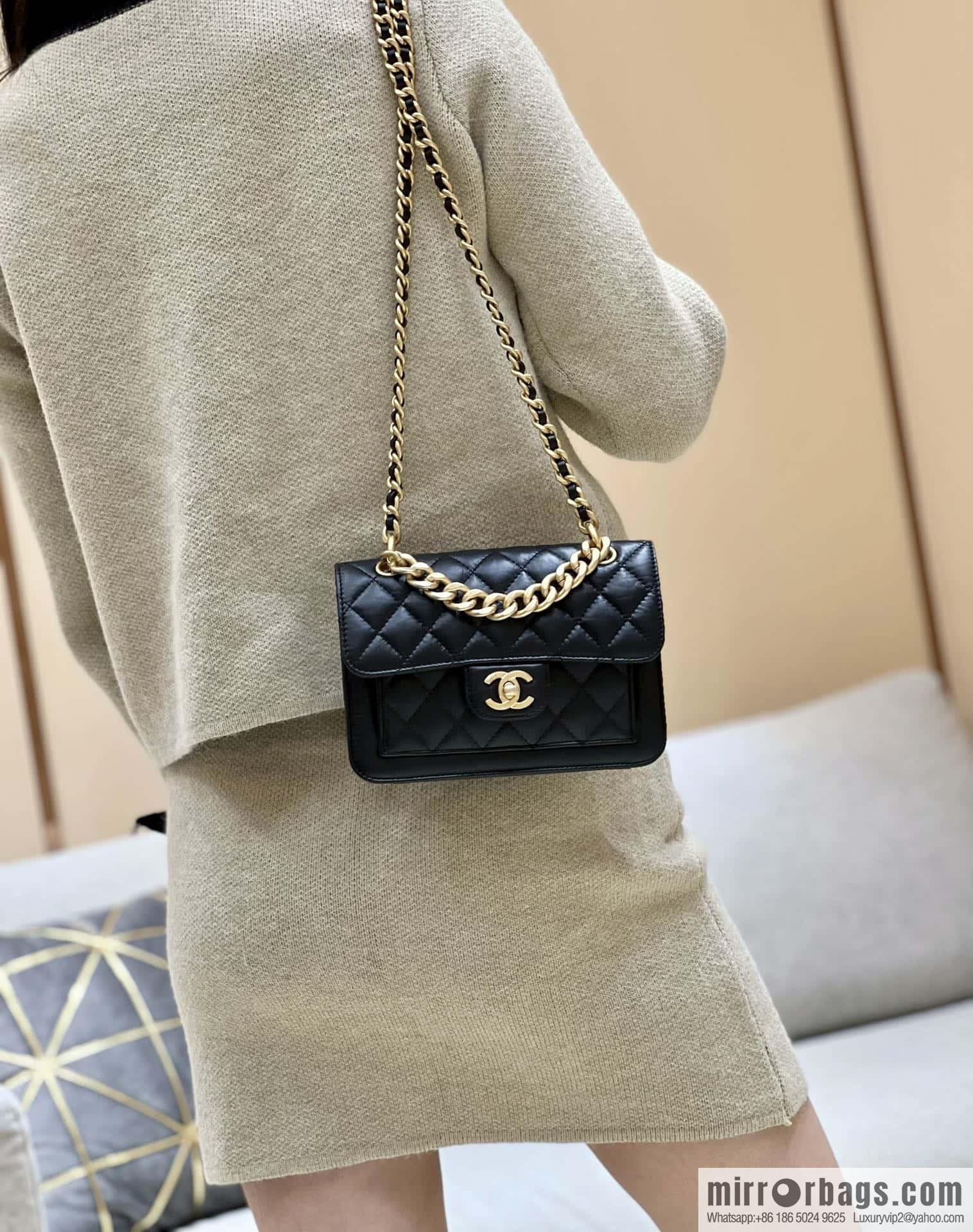 CHANEL 23S Spring/Summer Collection, Tofu Bun AS4051