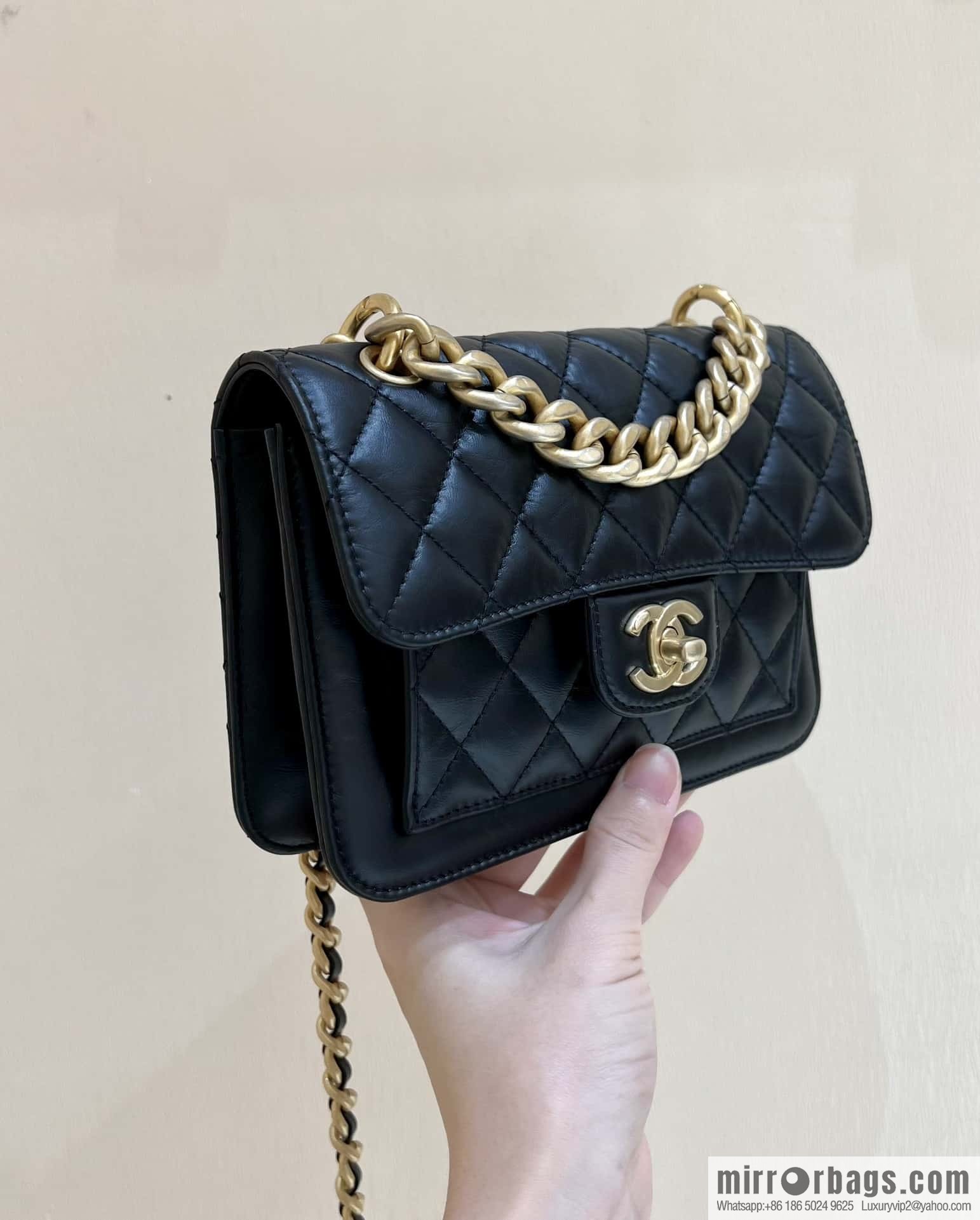 CHANEL 23S Spring/Summer Collection, Tofu Bun AS4051
