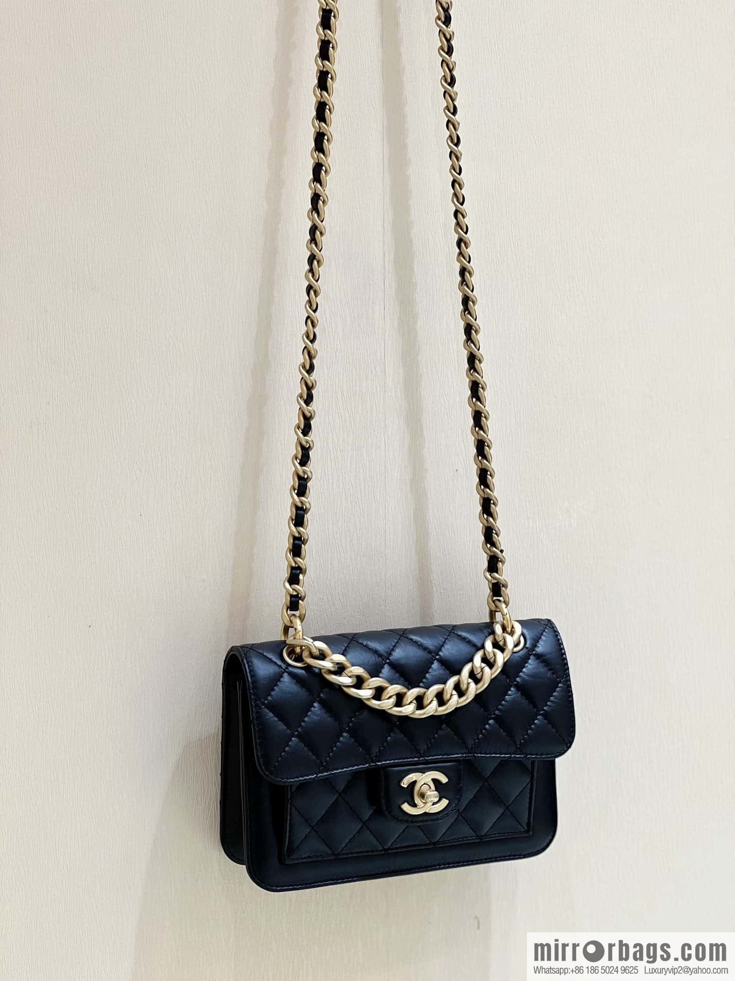 CHANEL 23S Spring/Summer Collection, Tofu Bun AS4051