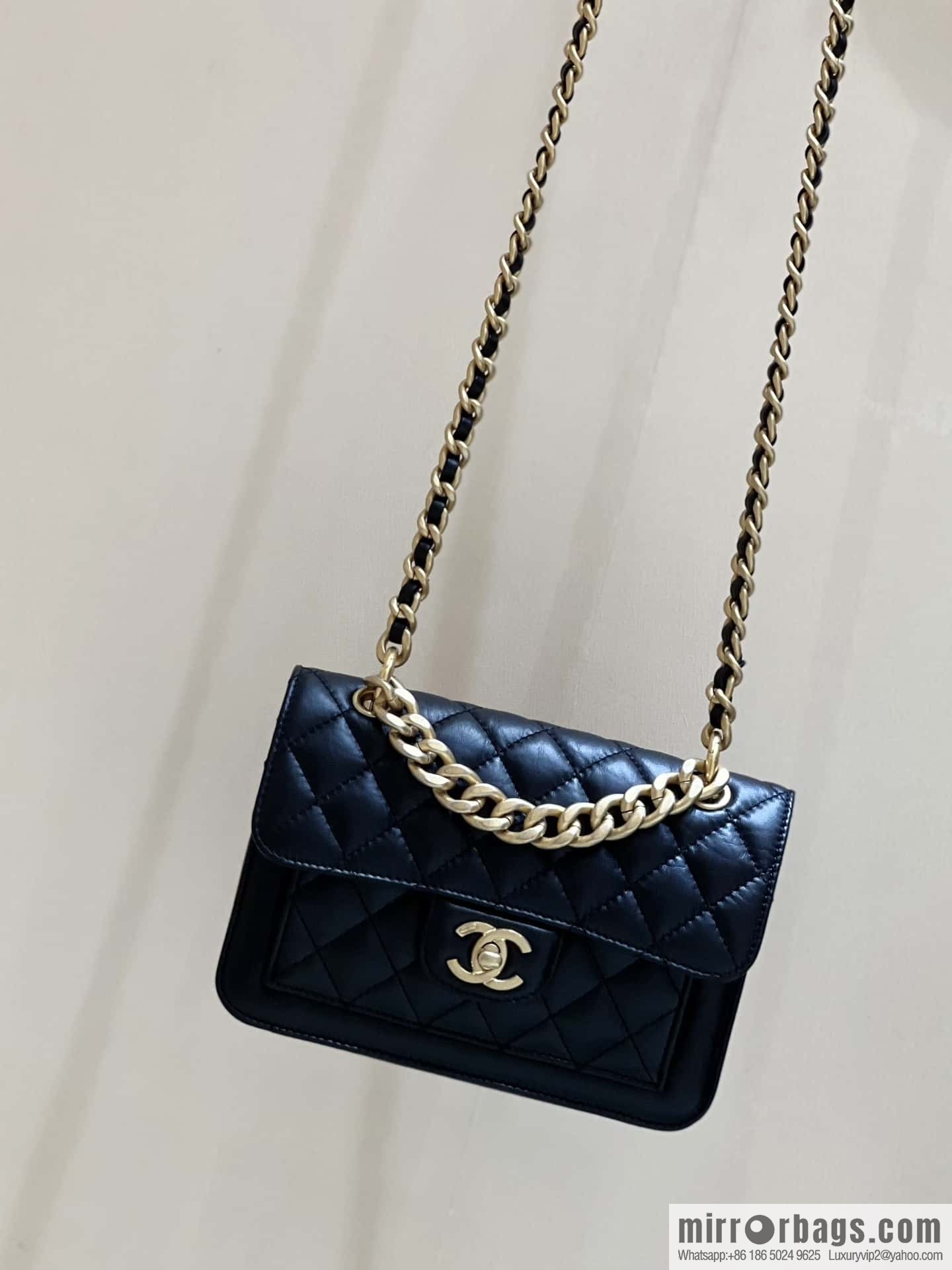 CHANEL 23S Spring/Summer Collection, Tofu Bun AS4051