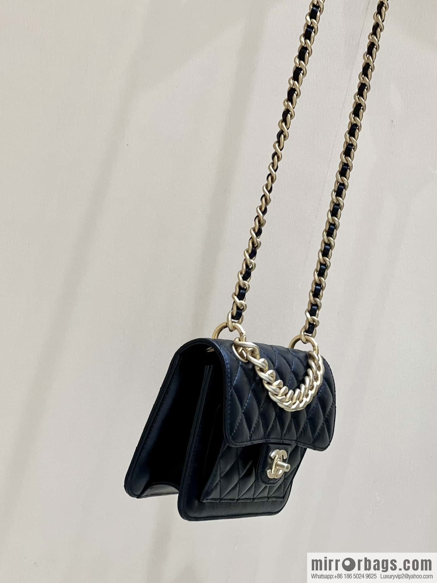 CHANEL 23S Spring/Summer Collection, Tofu Bun AS4051