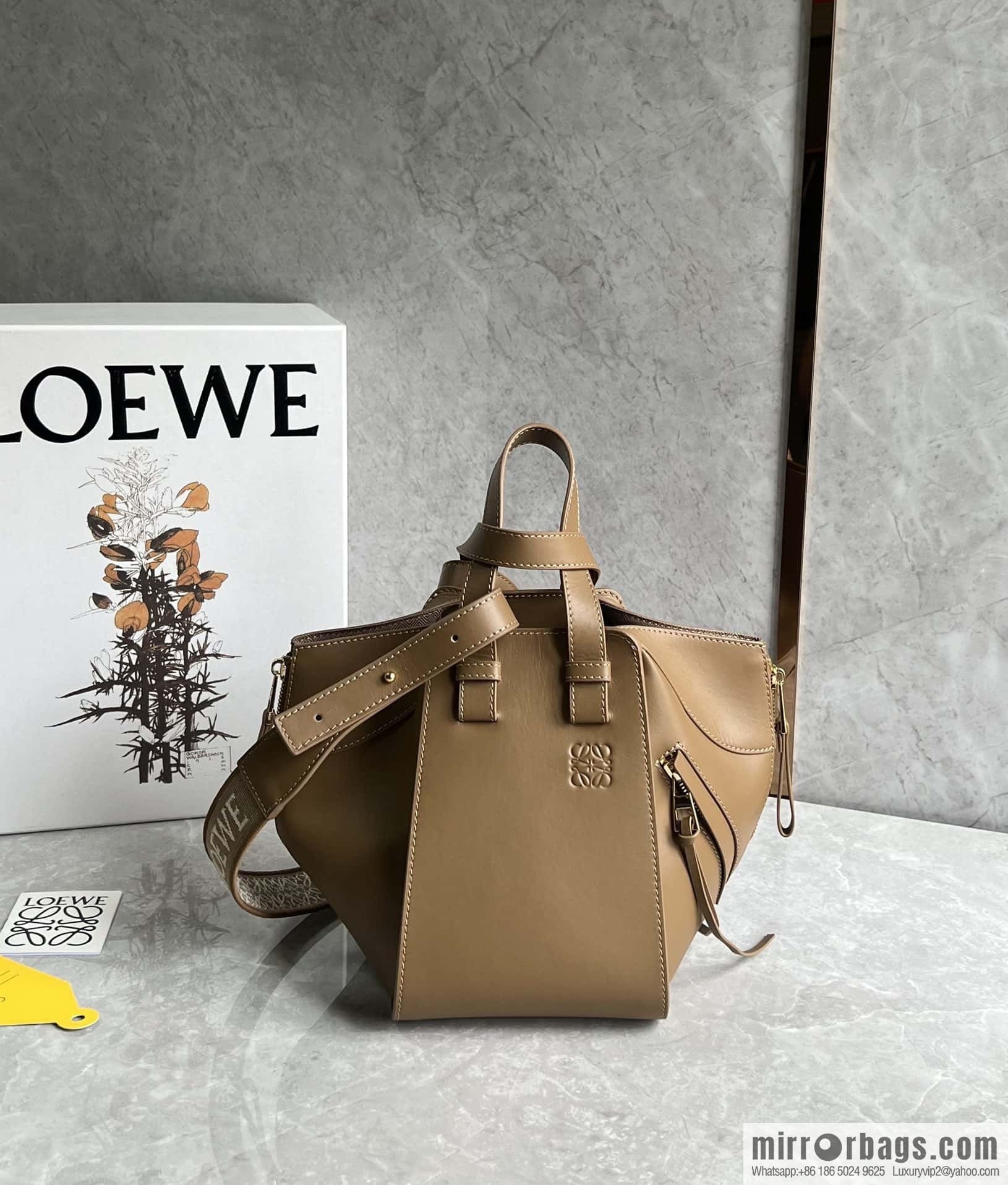LOEWE 2023 Monochrome glaze satin series Hammock bag Hammock bag 0682