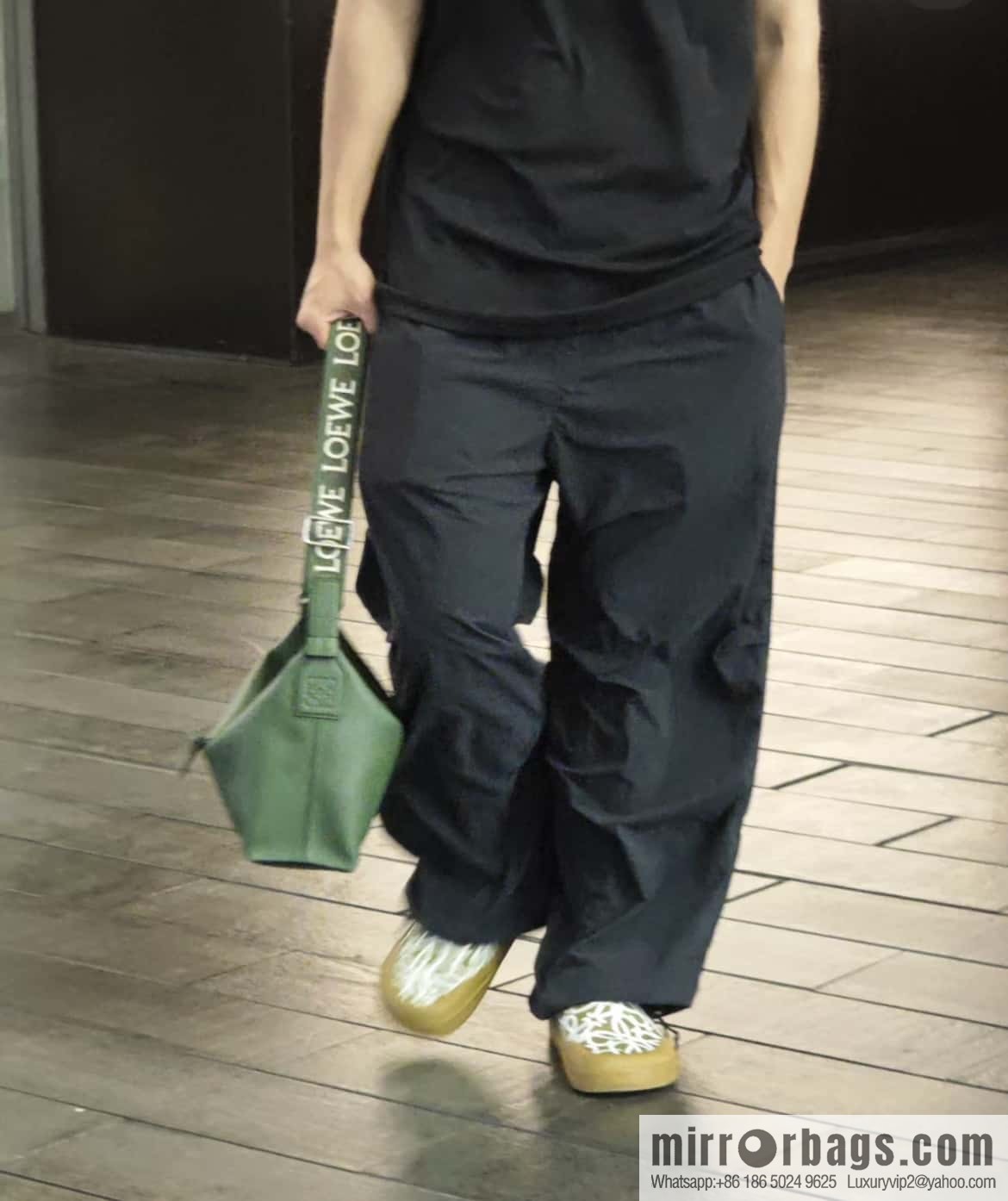 LOEWE Mens Cubi shoulder crossbody bag 0689 green