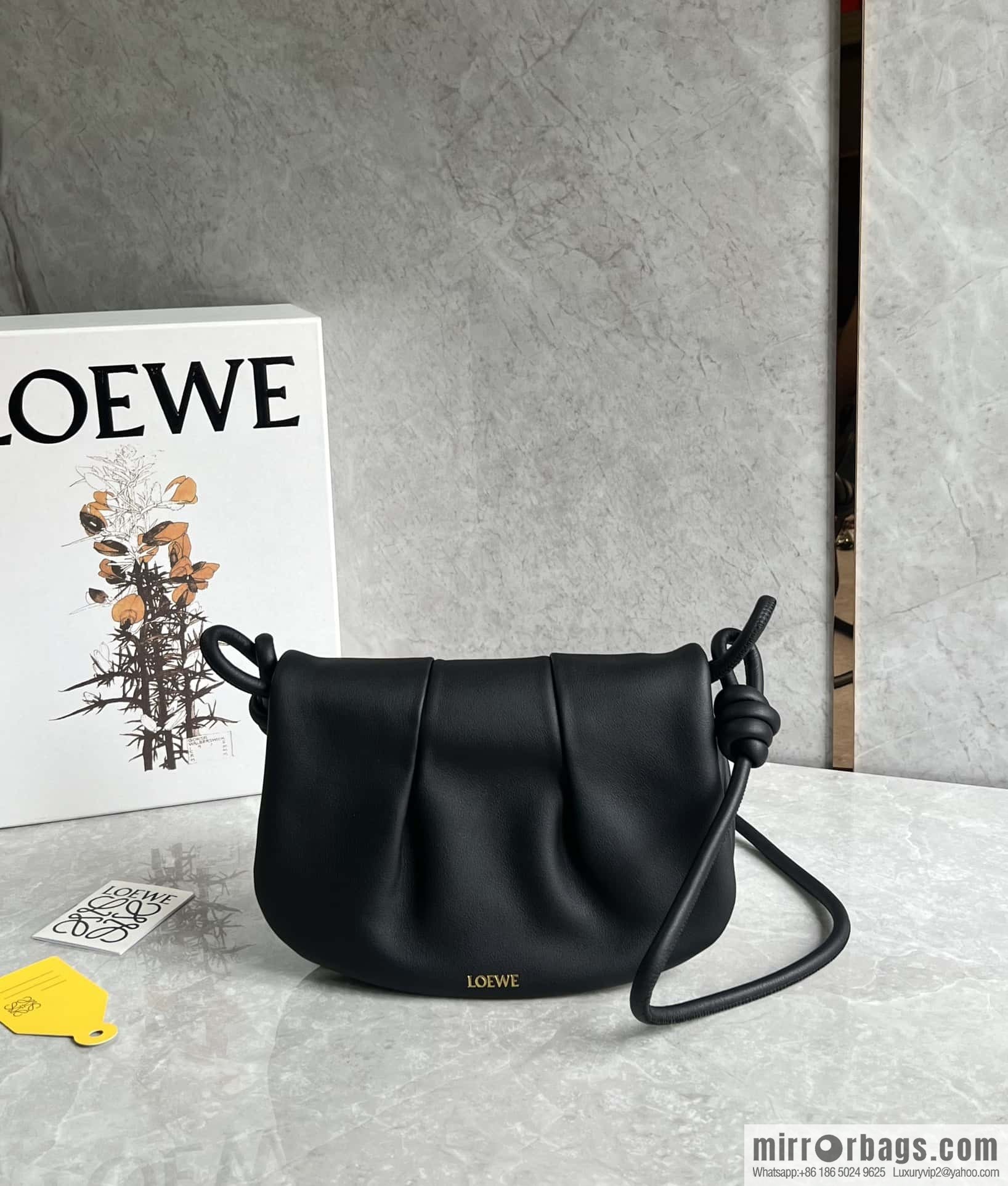 LOEWE latest series Paseo new member Paseo Satchel 0686 black