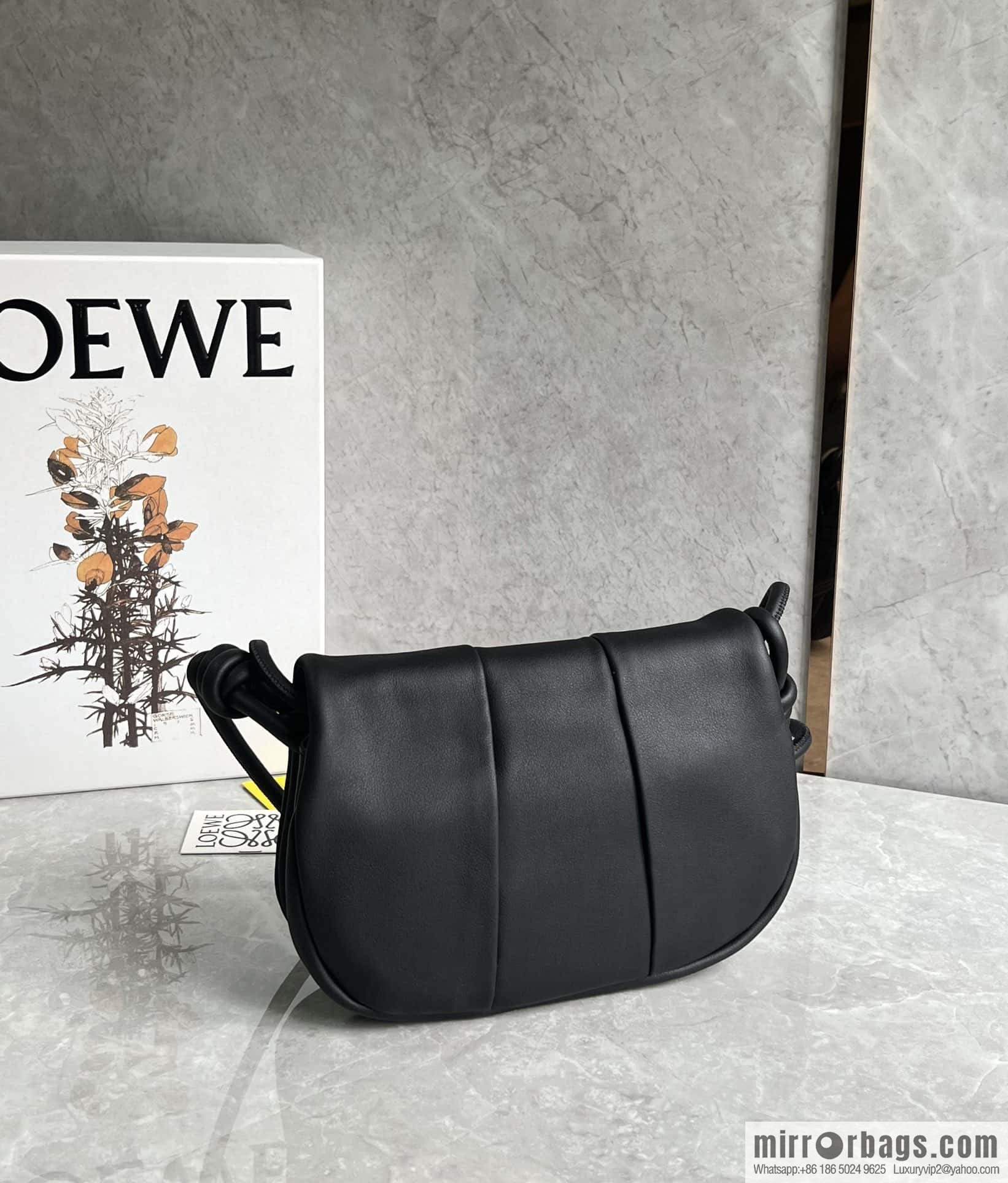 LOEWE latest series Paseo new member Paseo Satchel 0686 black