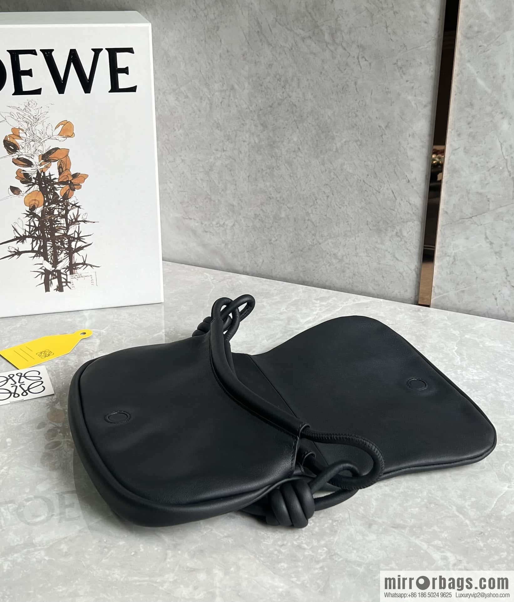 LOEWE latest series Paseo new member Paseo Satchel 0686 black