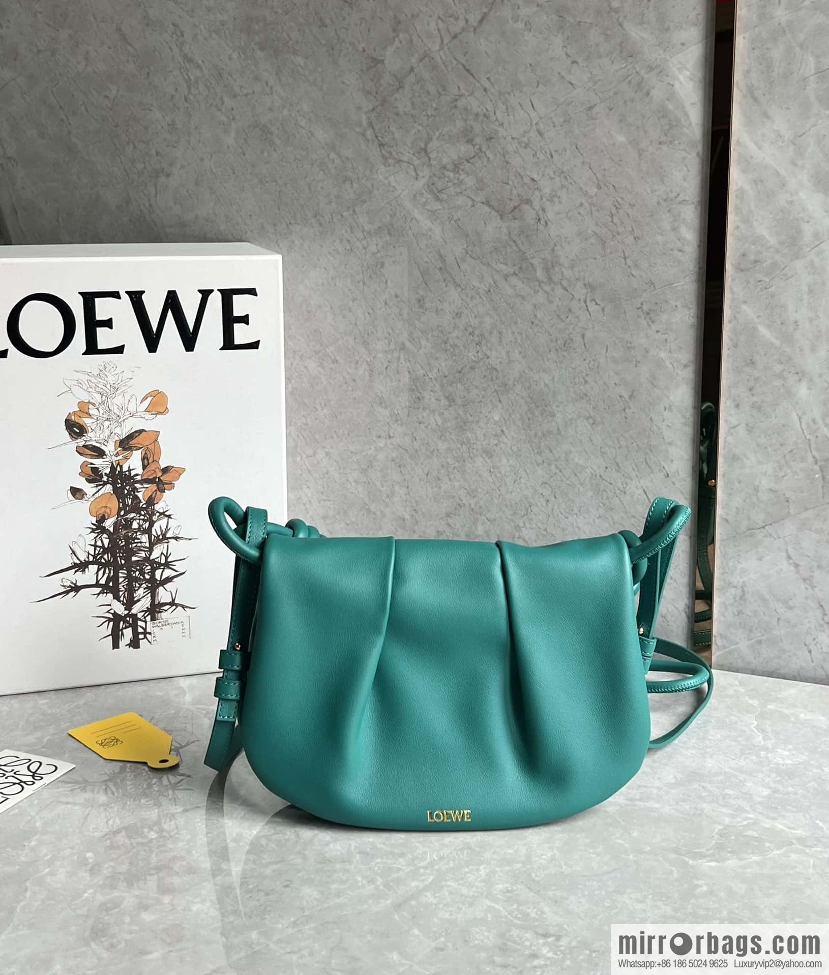 LOEWE latest series Paseo new member Paseo Satchel 0686 green