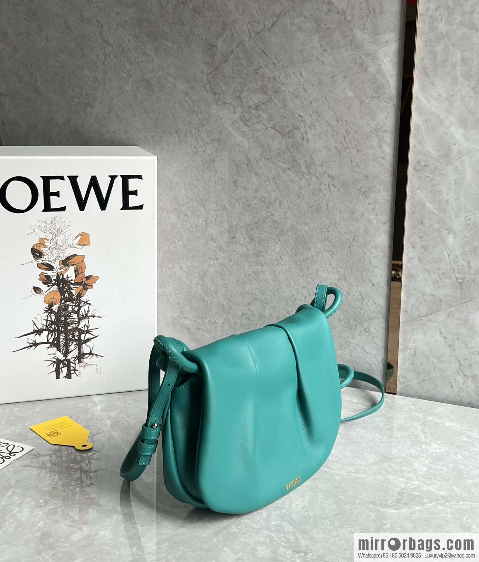 LOEWE latest series Paseo new member Paseo Satchel 0686 green