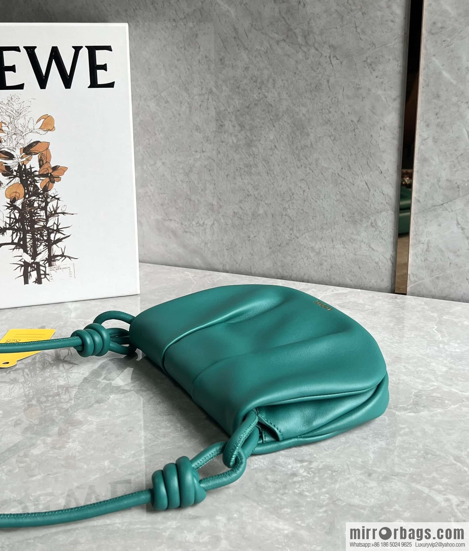 LOEWE latest series Paseo new member Paseo Satchel 0686 green