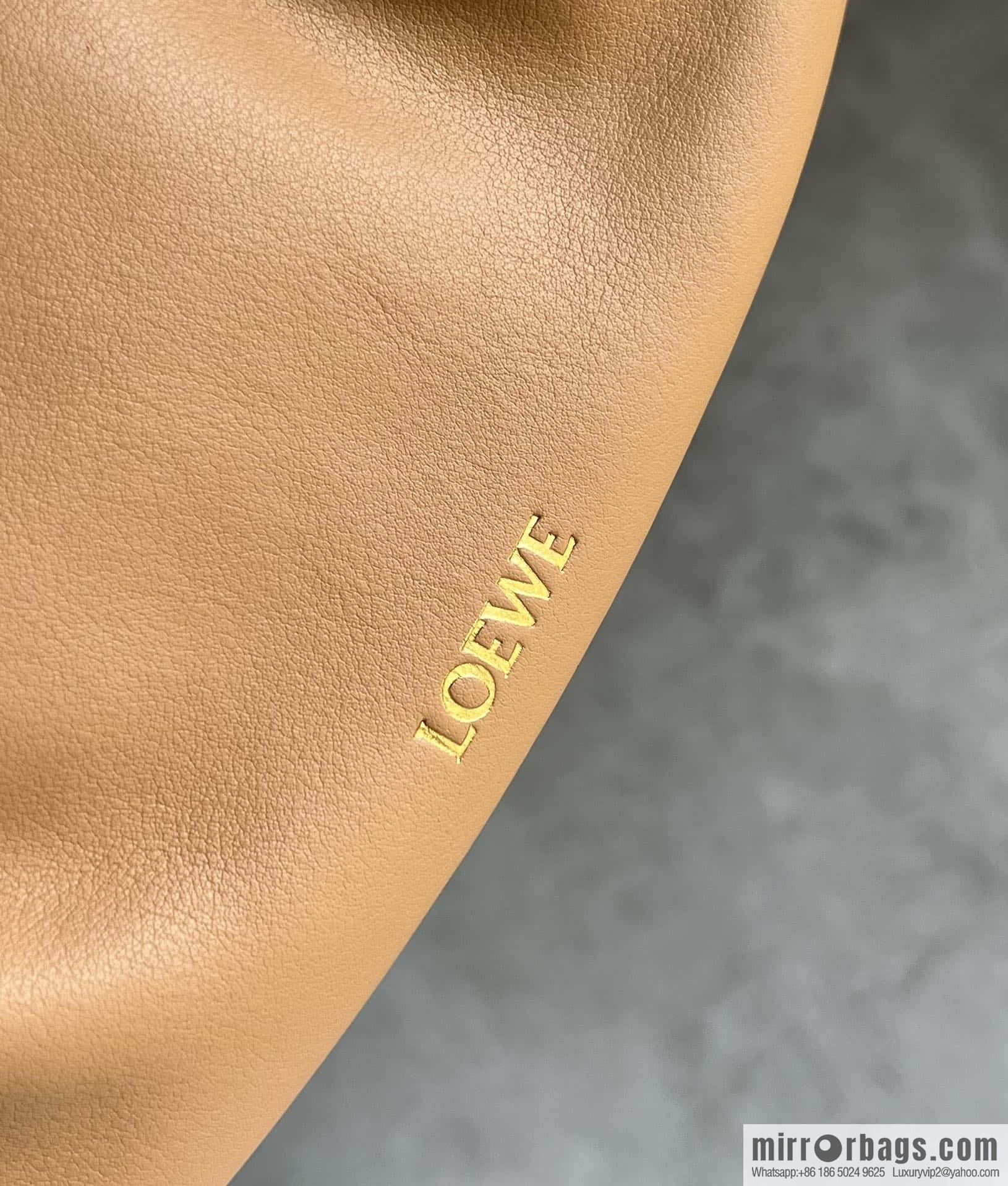 LOEWE's latest series Paseo new member Paseo Satchel 0686 caramel color