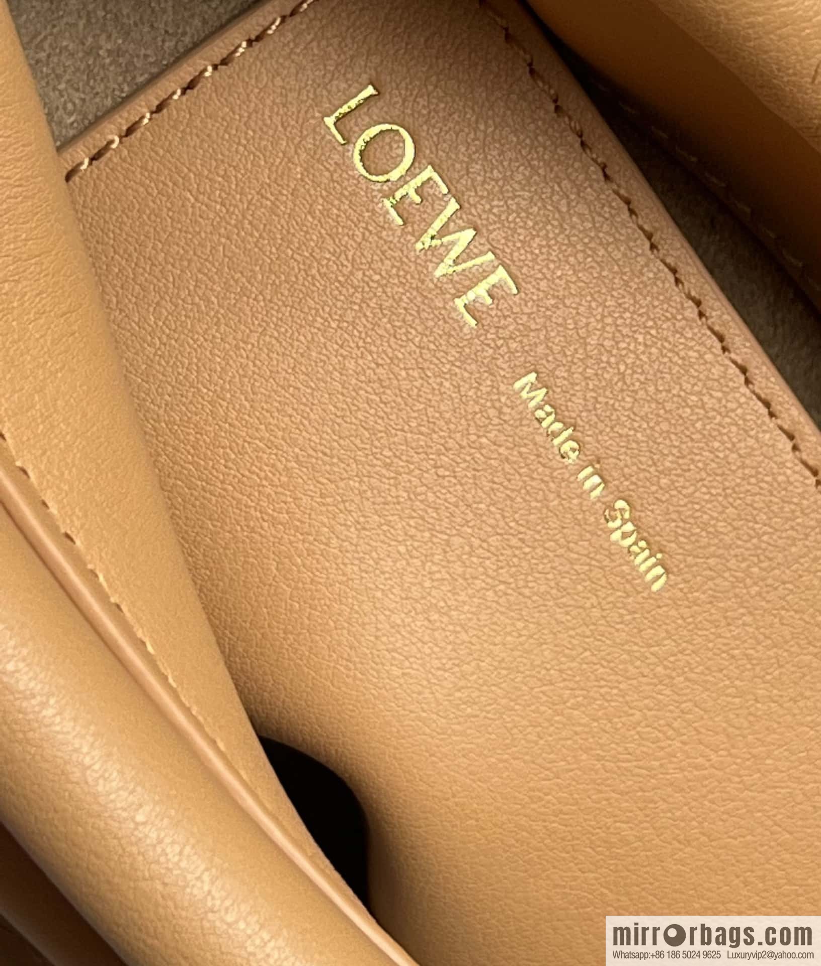 LOEWE's latest series Paseo new member Paseo Satchel 0686 caramel color