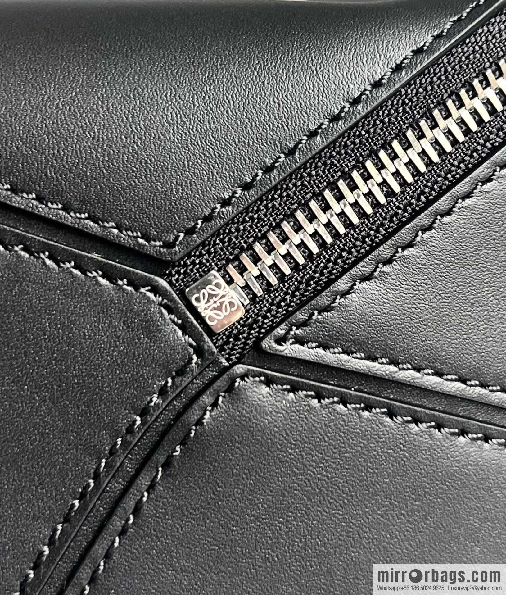 LOEWE Puzzle 24CM bag leather small geometric bag 0189 black