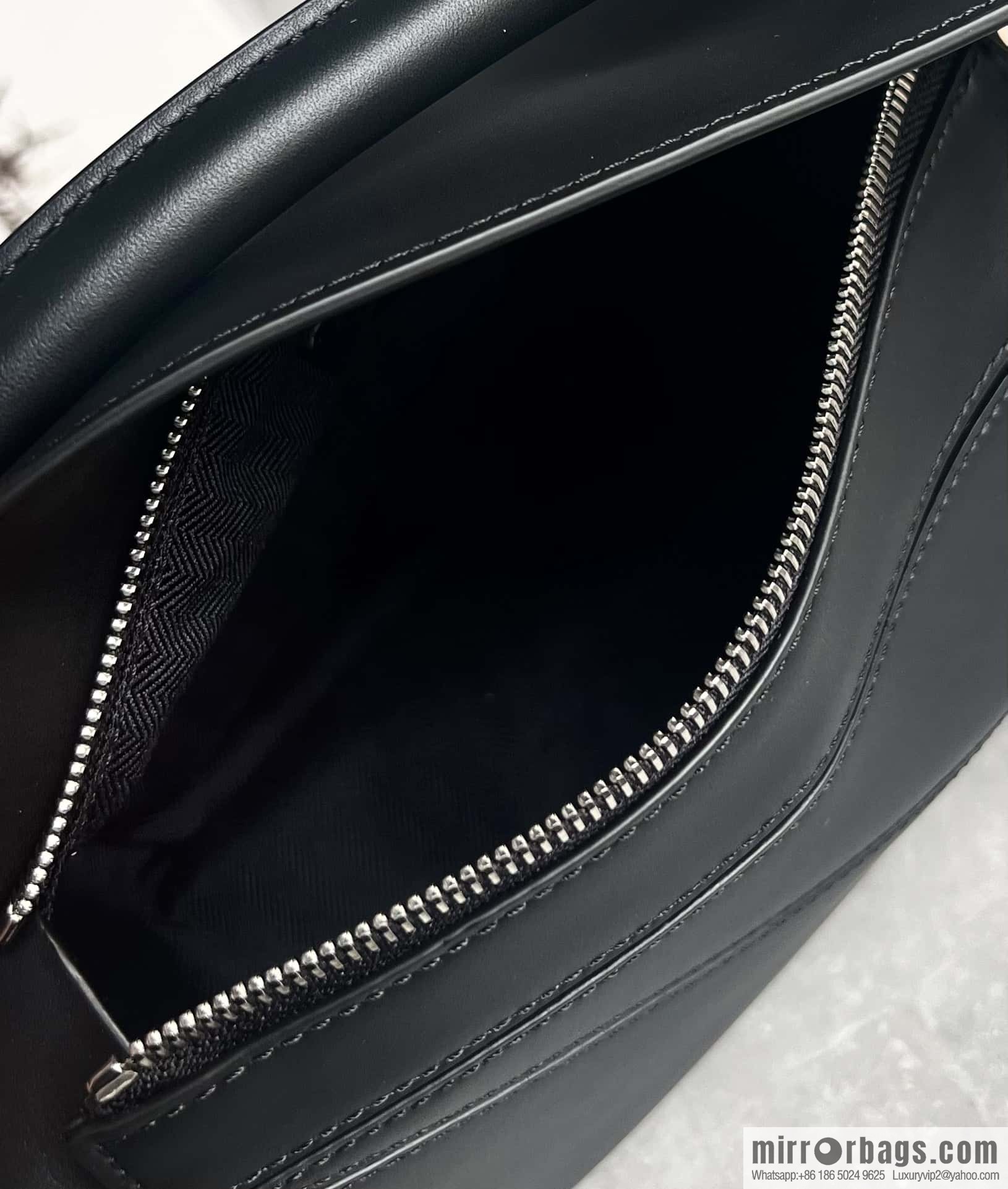 LOEWE Puzzle 24CM bag leather small geometric bag 0189 black