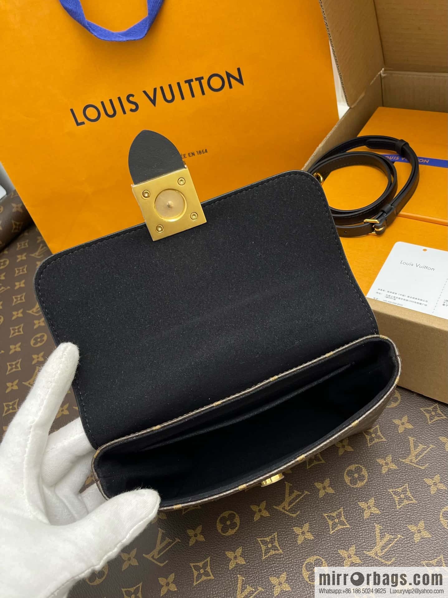 LV M44141 Locky BB