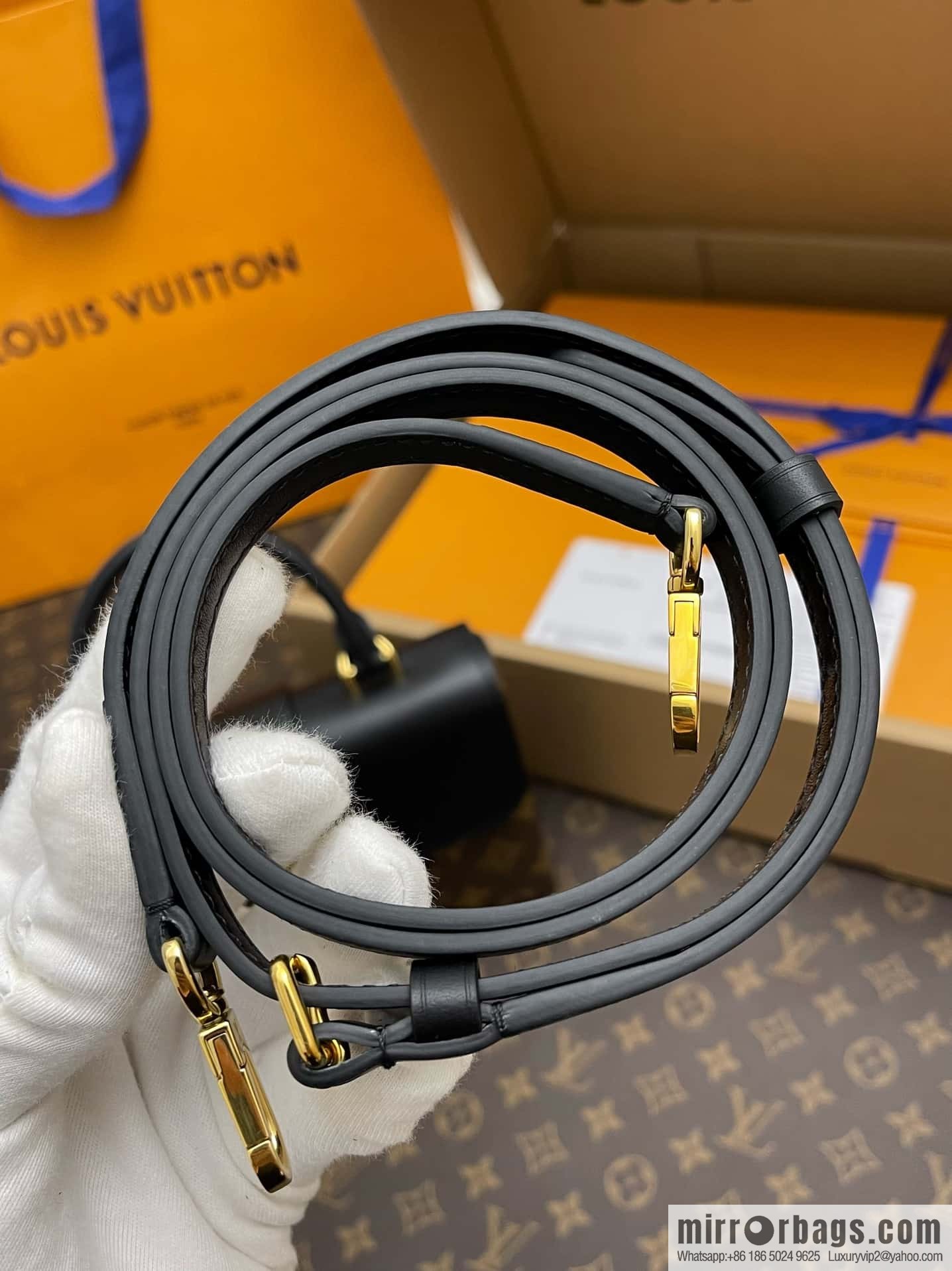 LV M44141 Locky BB