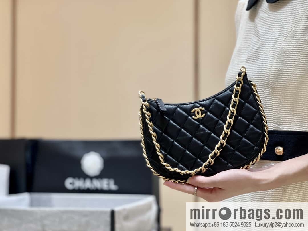 CHANEL 23B autumn and winter trailer series hobo armpit bag AS4378