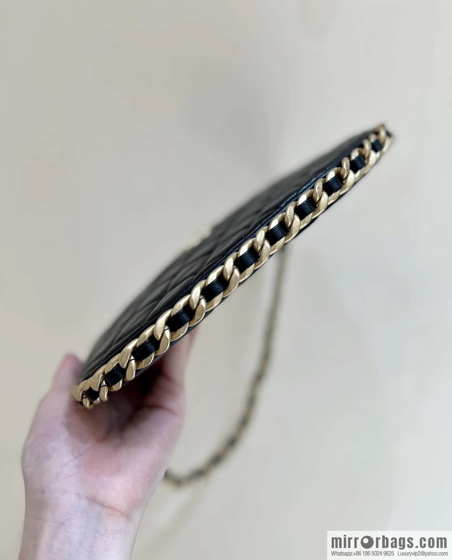 CHANEL 23B autumn and winter trailer series hobo armpit bag AS4378