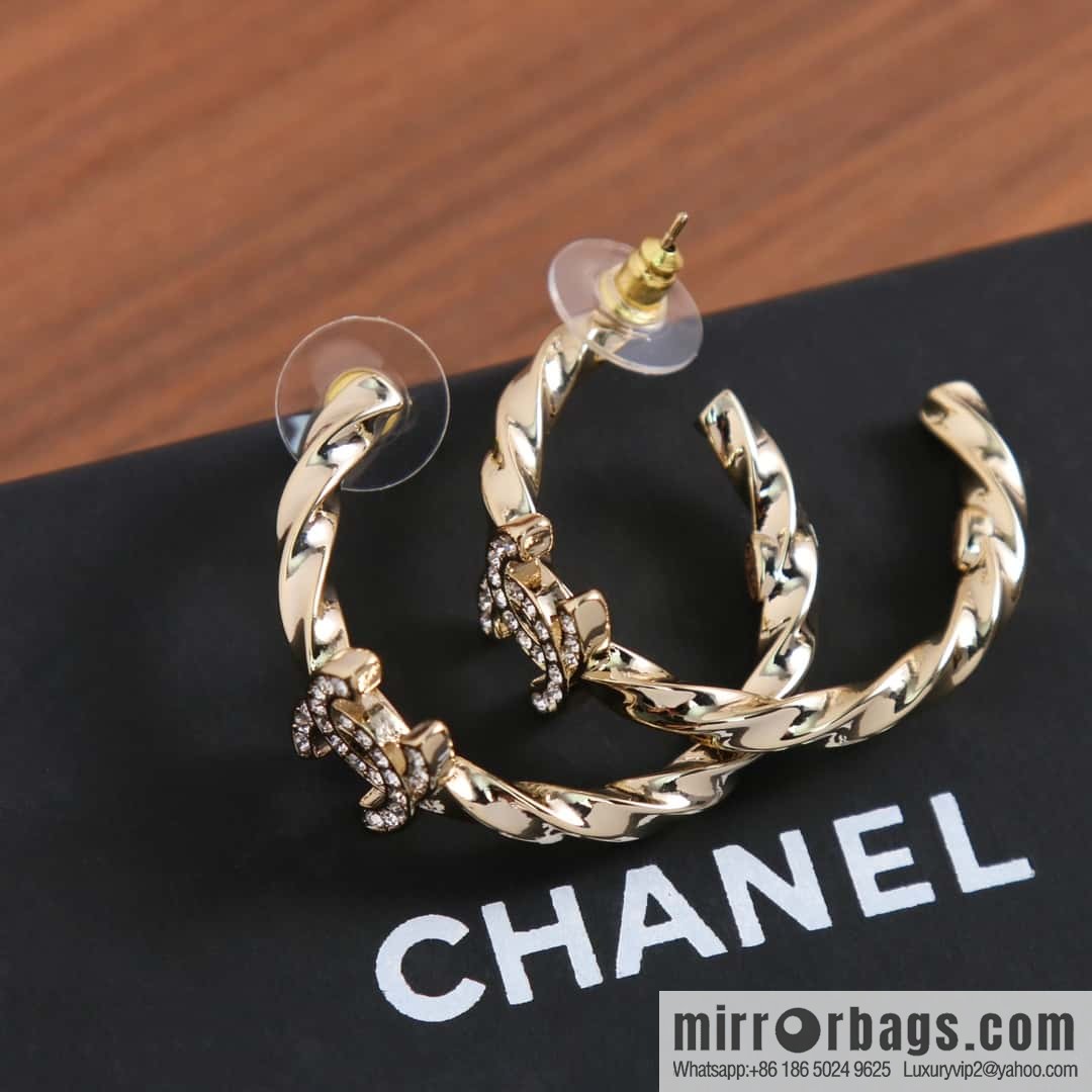 New ☑️ Chanel Semicircular Double C Twist Earrings