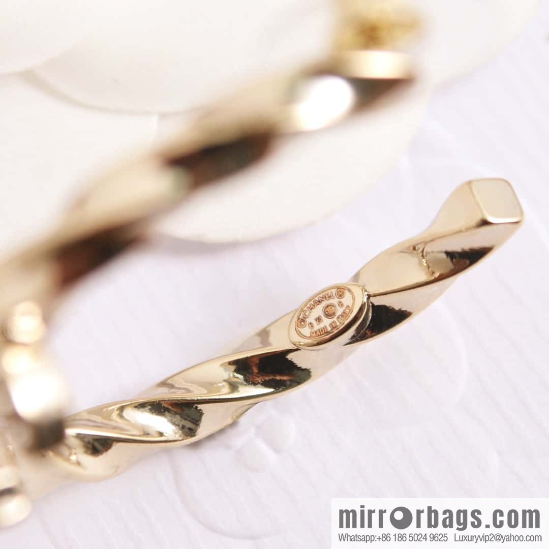 New ☑️ Chanel Semicircular Double C Twist Earrings