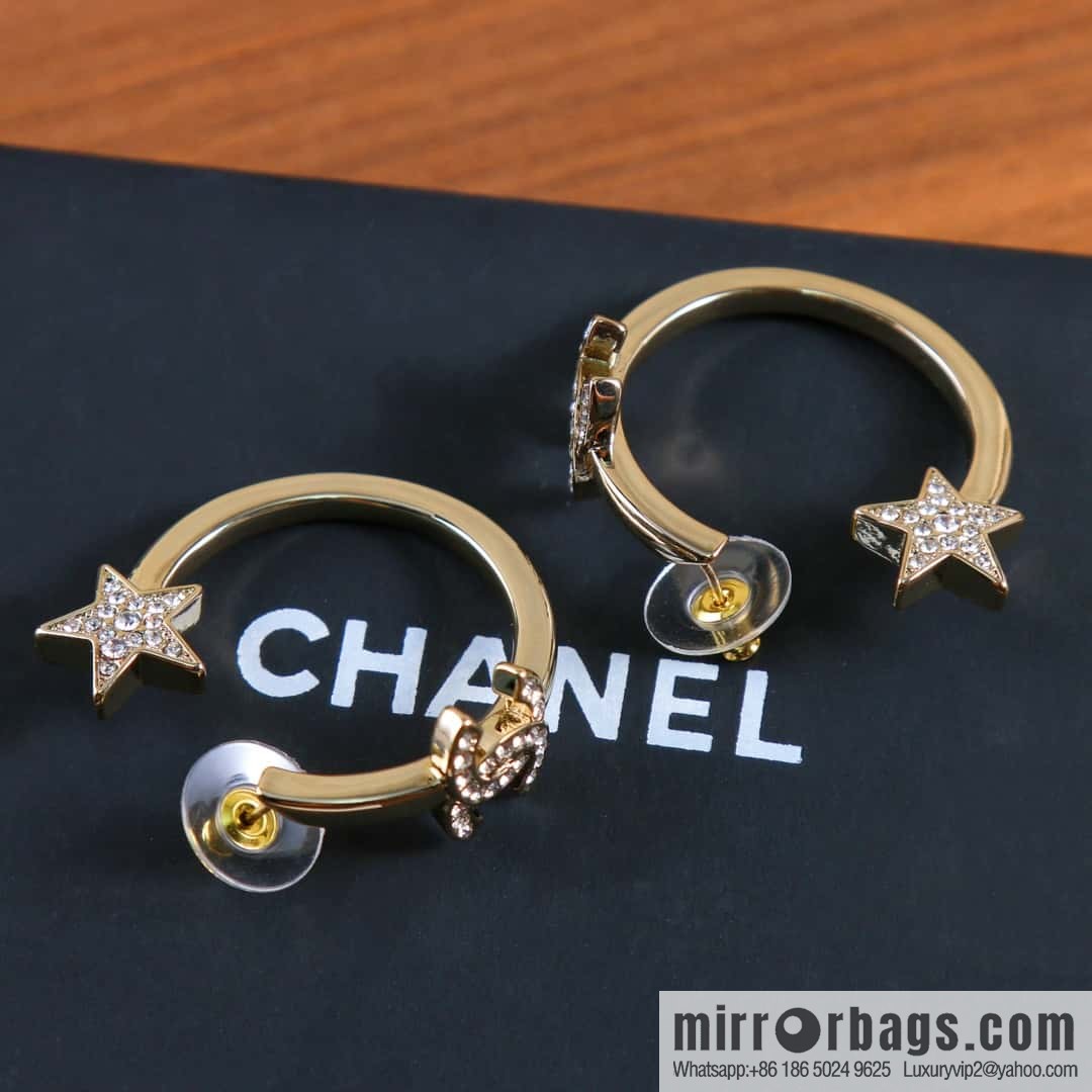New ☑️ Chanel semi-round double c star stud earrings