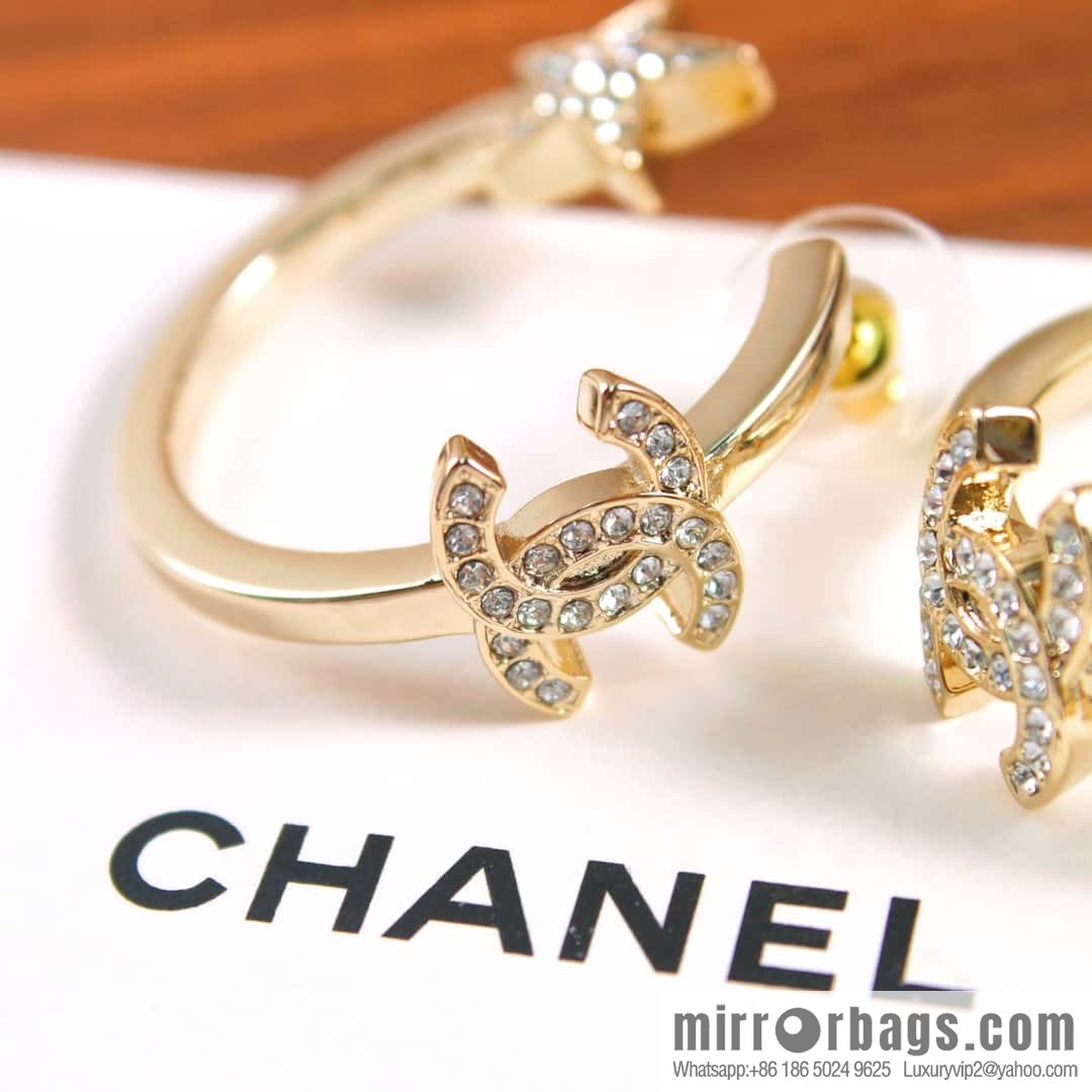 New ☑️ Chanel semi-round double c star stud earrings