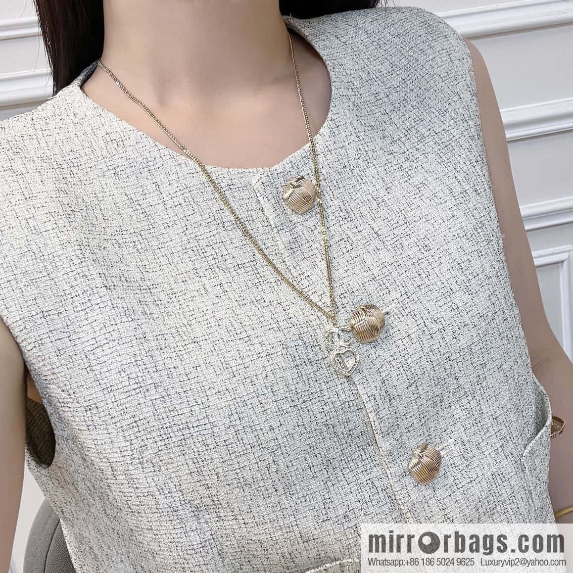 New ☑️ Chanel Double C Hollow Peach Heart Love Necklace