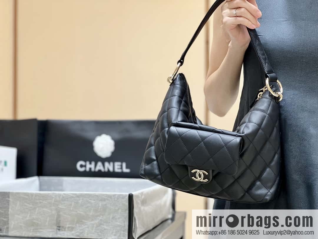 CHANEL 23B autumn and winter trailer series hobo hippie underarm bag AS4347