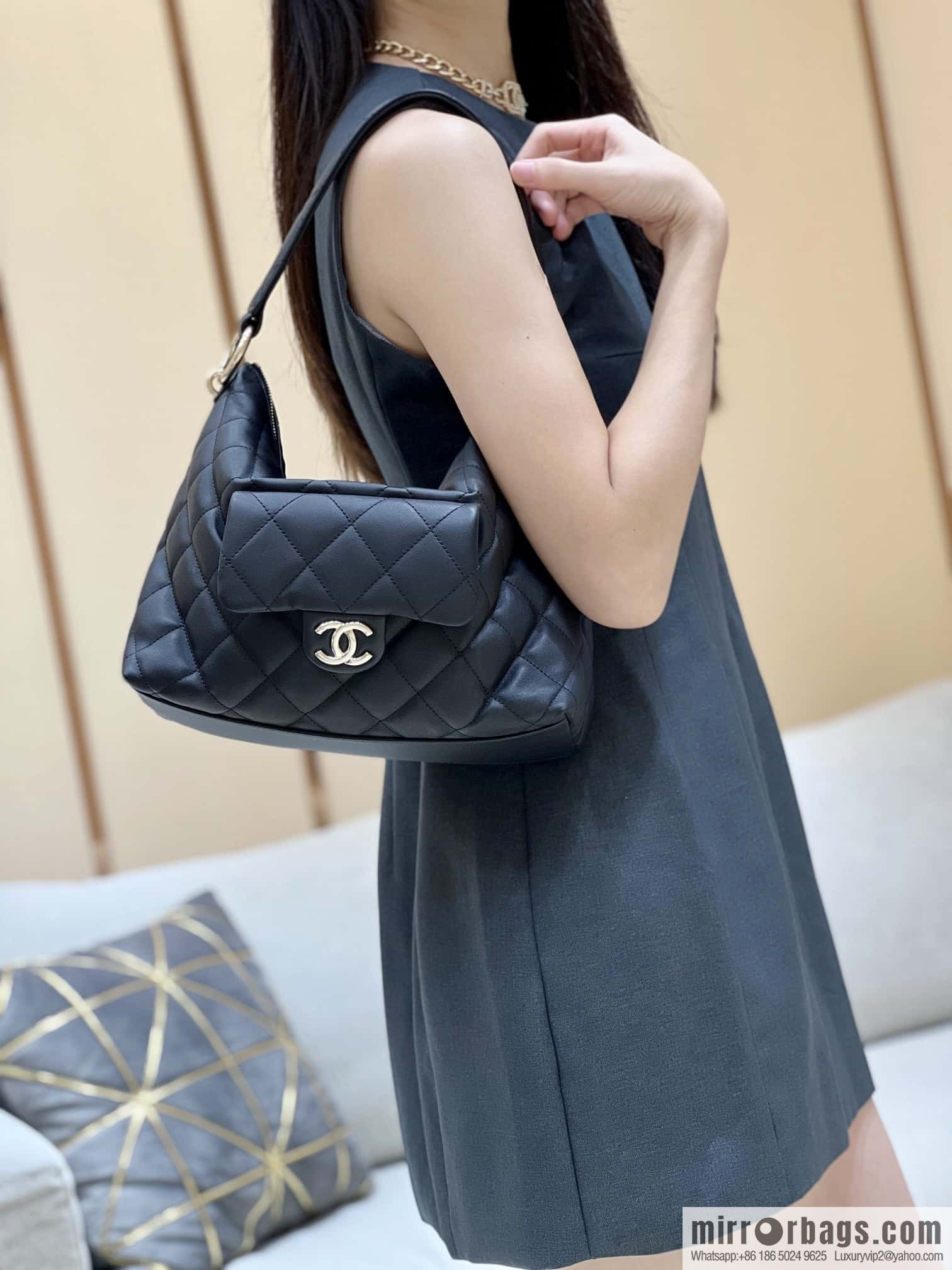 CHANEL 23B autumn and winter trailer series hobo hippie underarm bag AS4347