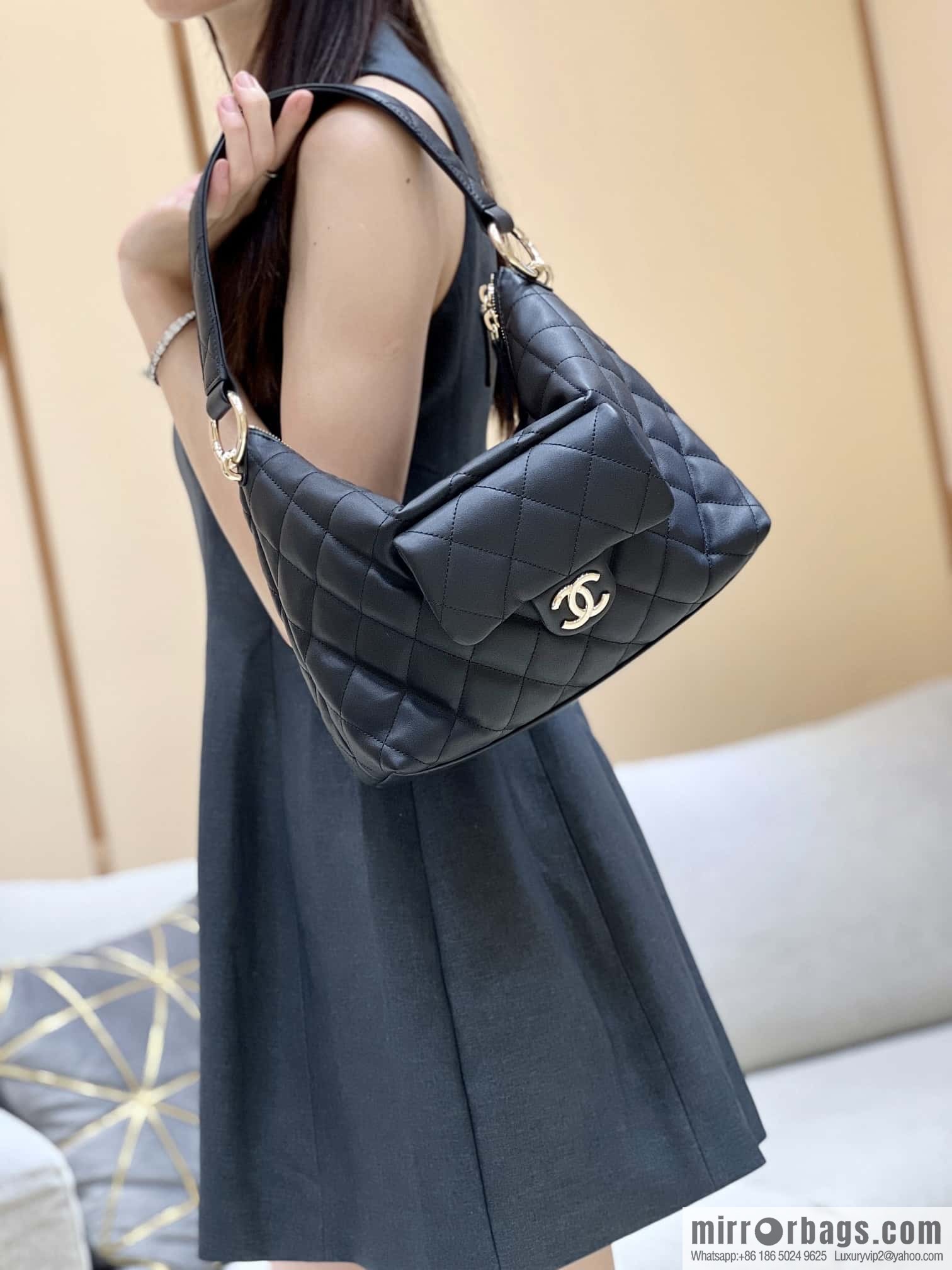 CHANEL 23B autumn and winter trailer series hobo hippie underarm bag AS4347