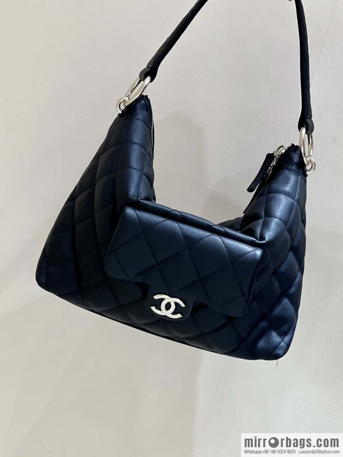 CHANEL 23B autumn and winter trailer series hobo hippie underarm bag AS4347