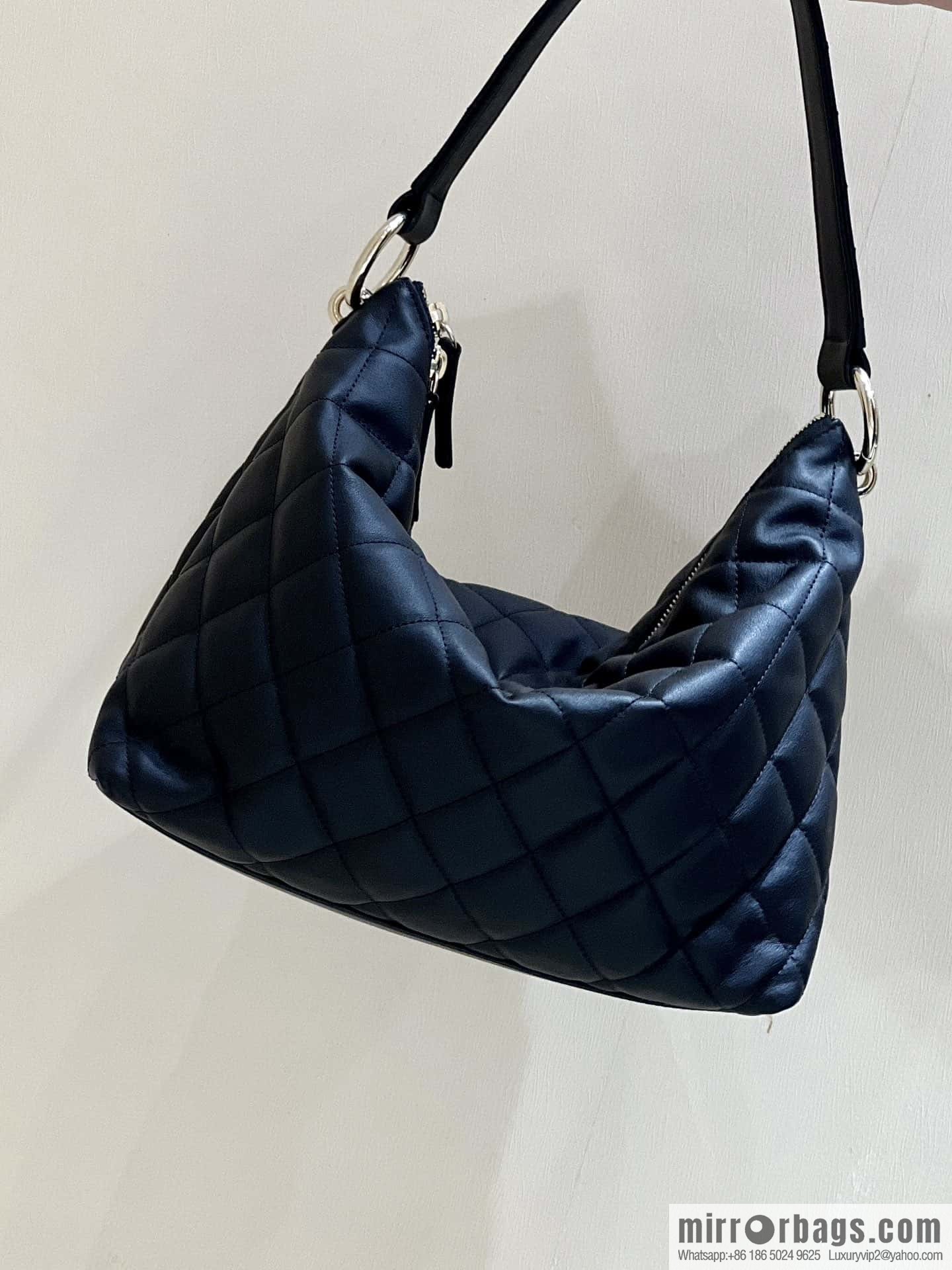 CHANEL 23B autumn and winter trailer series hobo hippie underarm bag AS4347
