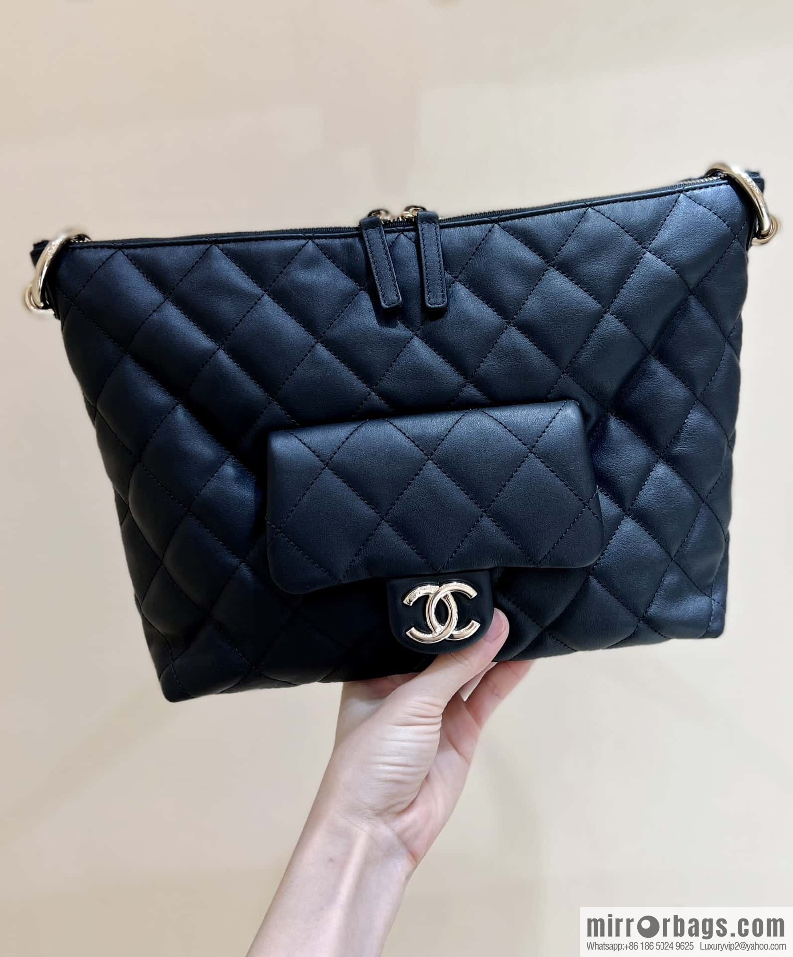 CHANEL 23B autumn and winter trailer series hobo hippie underarm bag AS4347