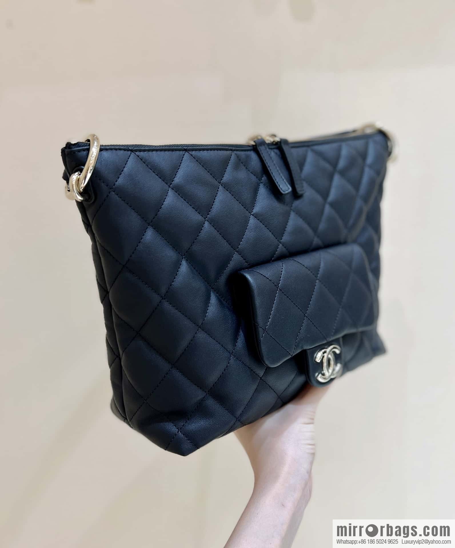 CHANEL 23B autumn and winter trailer series hobo hippie underarm bag AS4347