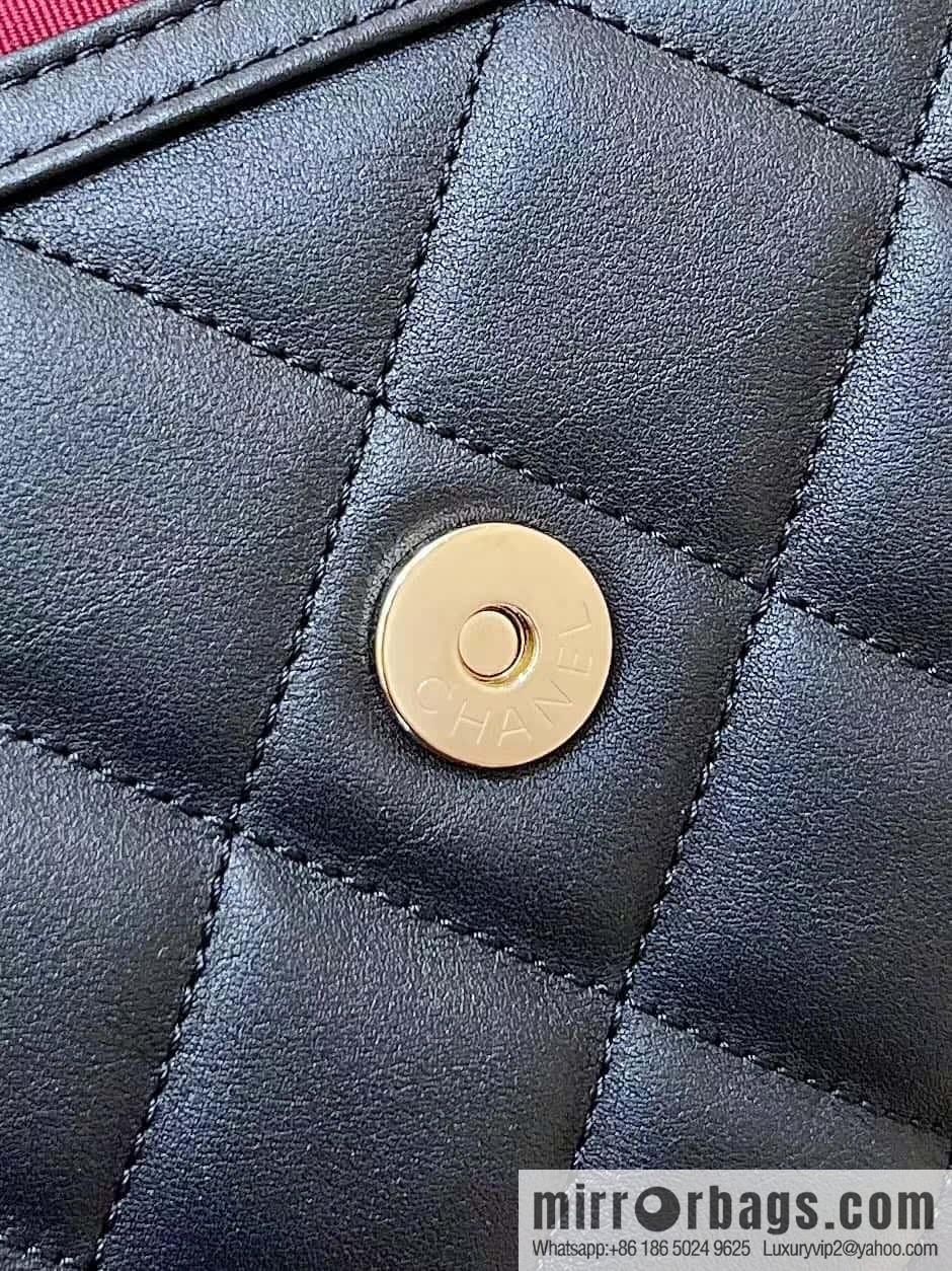 CHANEL 23B autumn and winter trailer series hobo hippie underarm bag AS4347