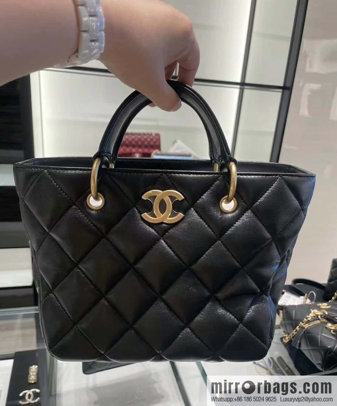 CHANEL 23B autumn and winter trailer series, limited edition small shopping bag AS4188