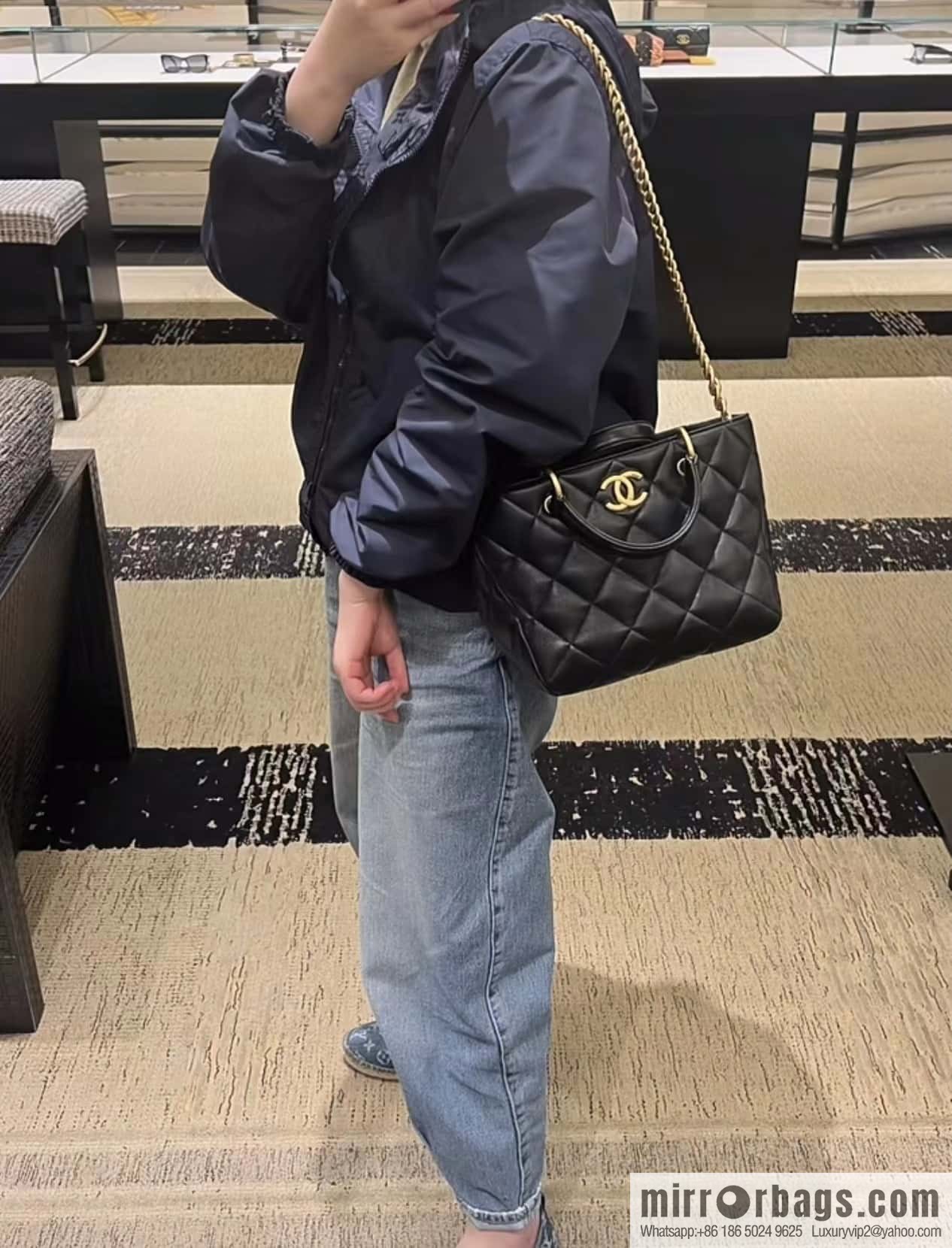 CHANEL 23B autumn and winter trailer series, limited edition small shopping bag AS4188