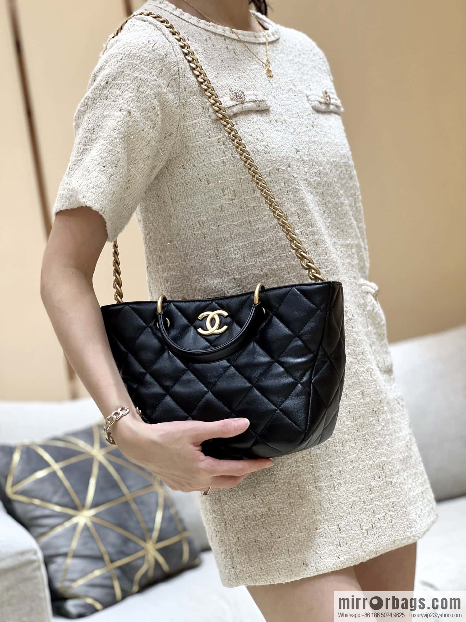 CHANEL 23B autumn and winter trailer series, limited edition small shopping bag AS4188