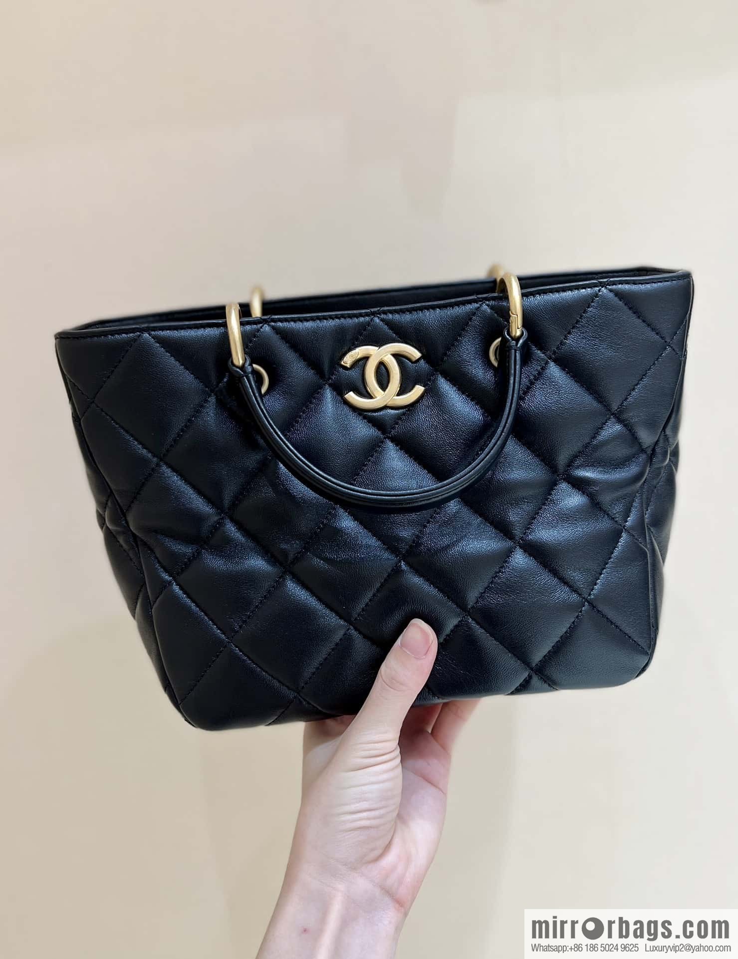 CHANEL 23B autumn and winter trailer series, limited edition small shopping bag AS4188