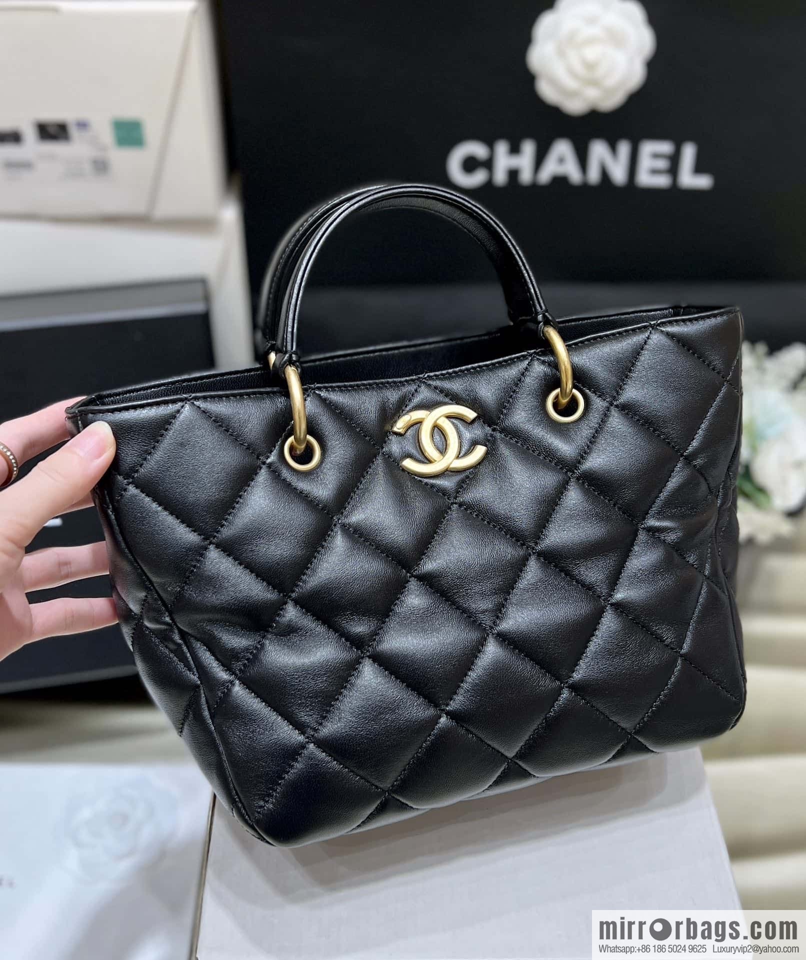 CHANEL 23B autumn and winter trailer series, limited edition small shopping bag AS4188